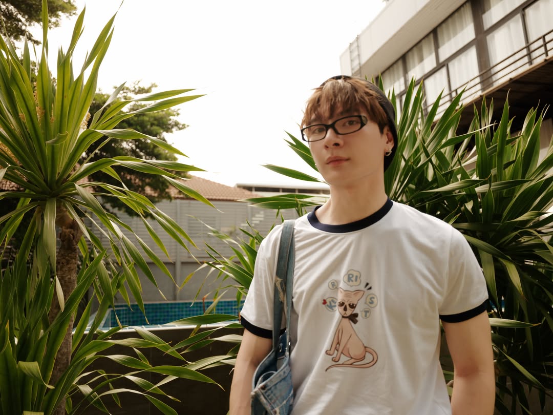 คริส - พีรวัส แสงโพธิรัตน์