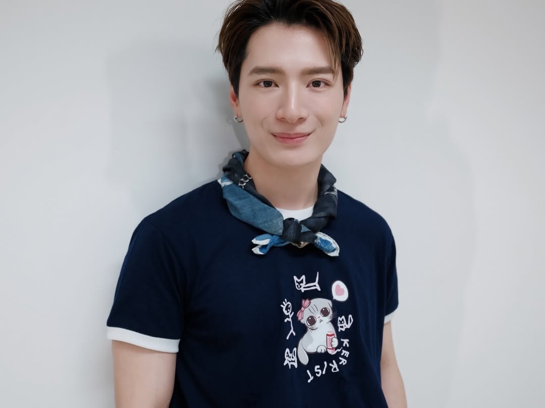 คริส - พีรวัส แสงโพธิรัตน์