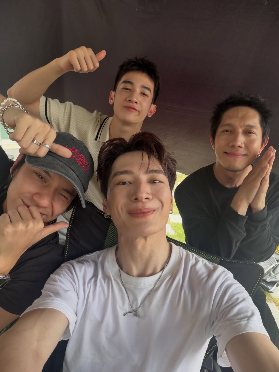 คริส - พีรวัส แสงโพธิรัตน์
