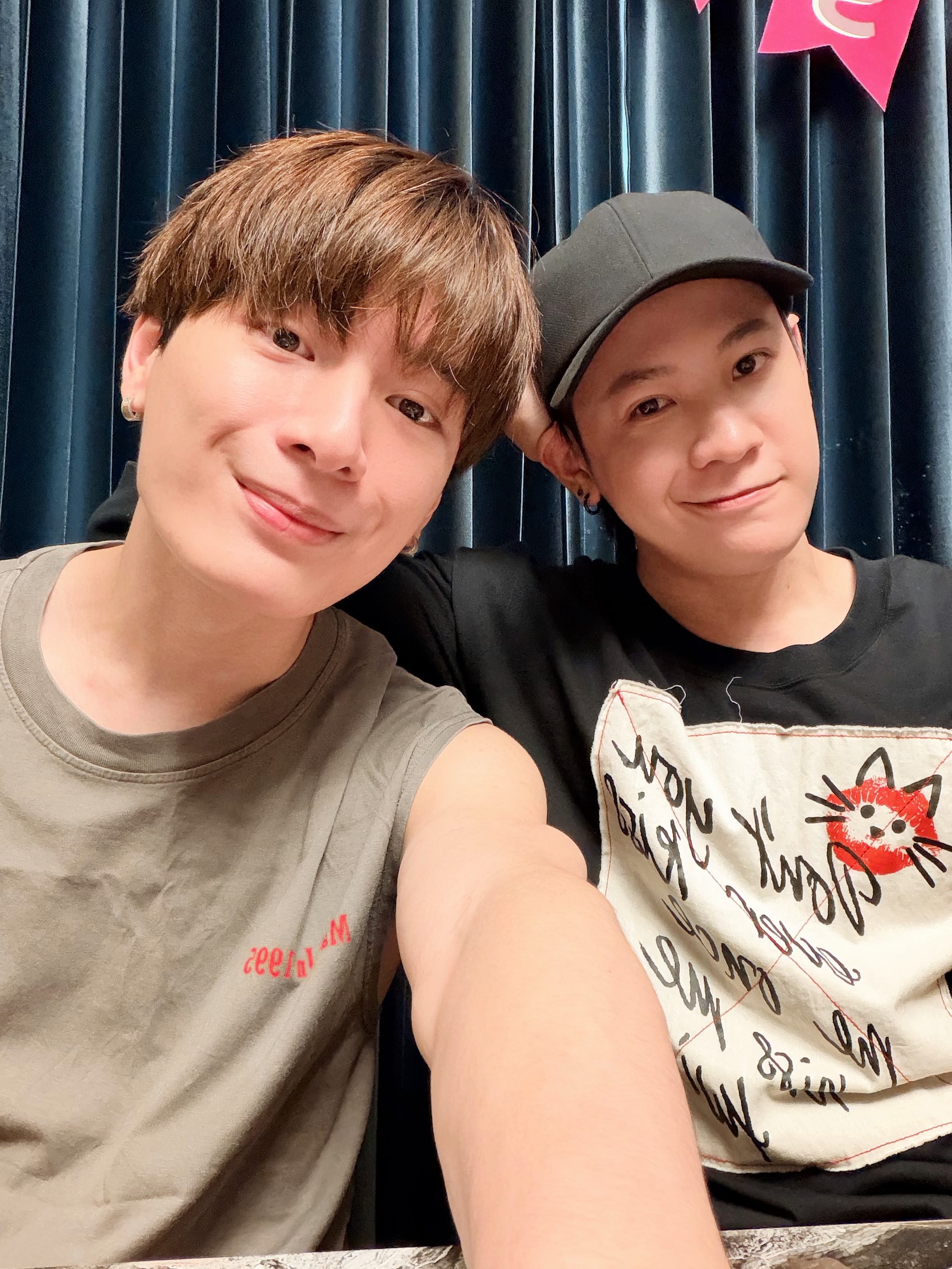 คริส - พีรวัส แสงโพธิรัตน์