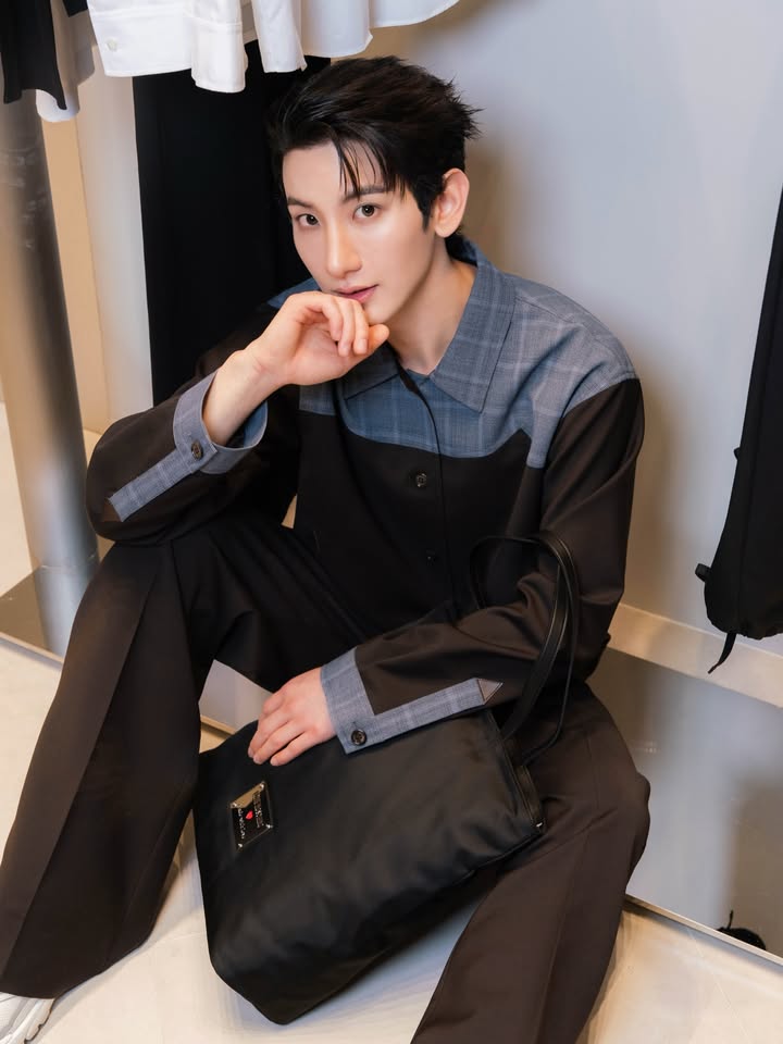 ท็อปแท็ป - จิรกิตติ์ คูอาริยะกุล