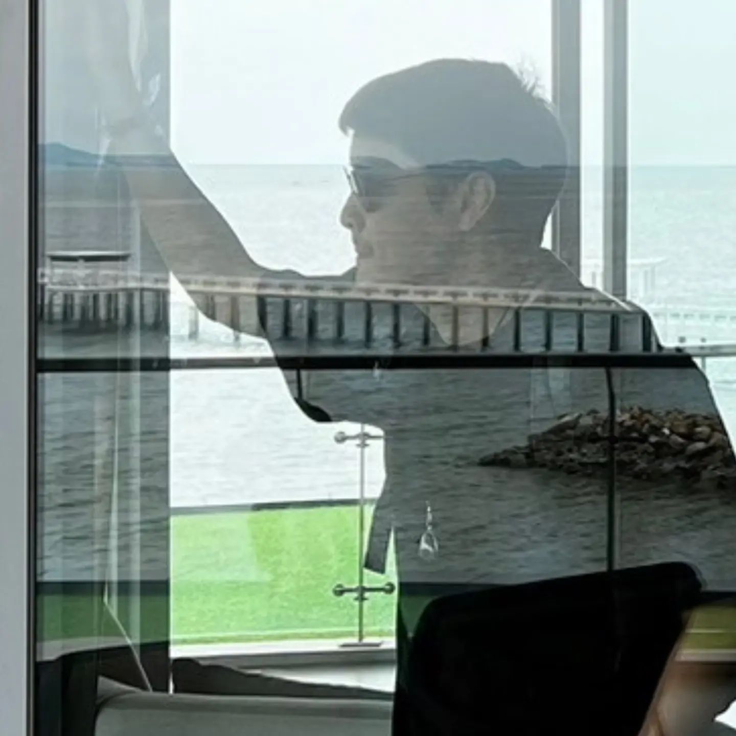 เขตต์ ฐานทัพ