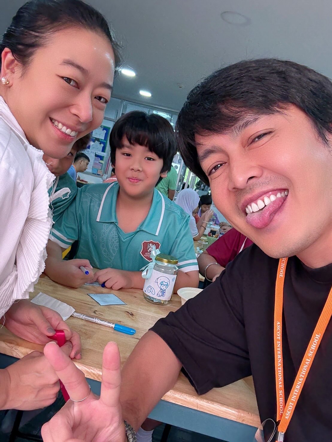 เขตต์ ฐานทัพ