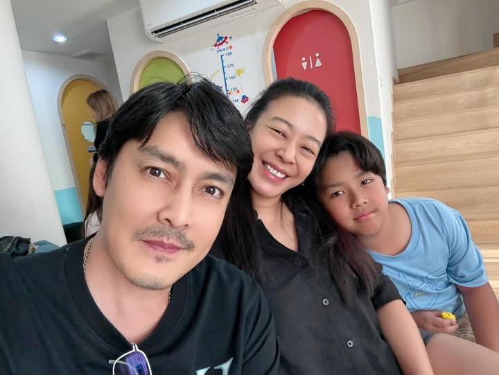 เขตต์ ฐานทัพ