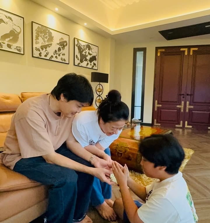 เขตต์ ฐานทัพ