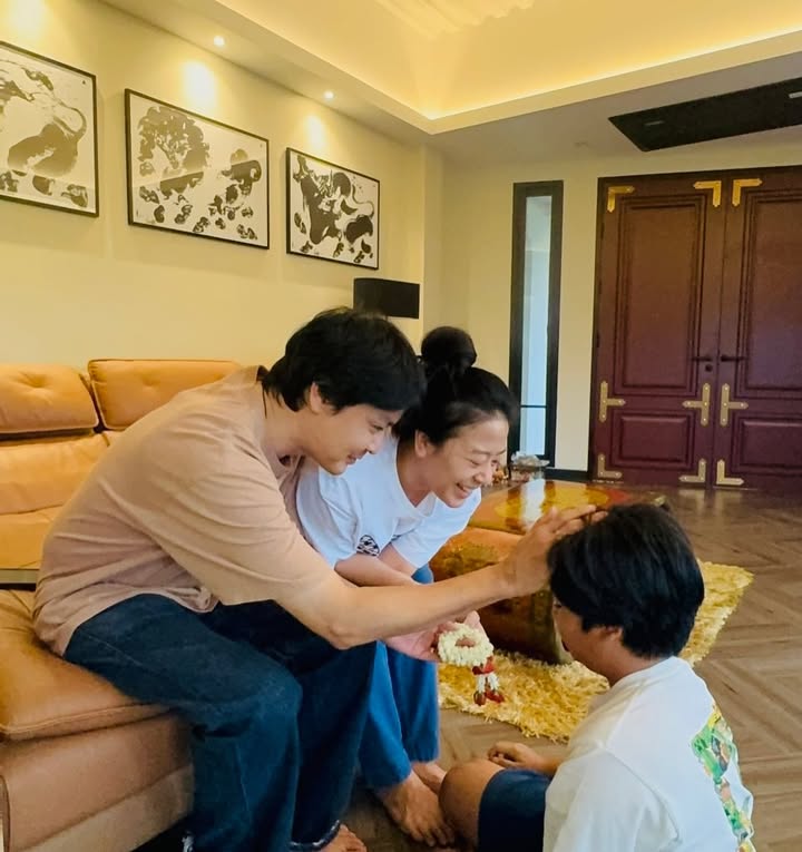 เขตต์ ฐานทัพ