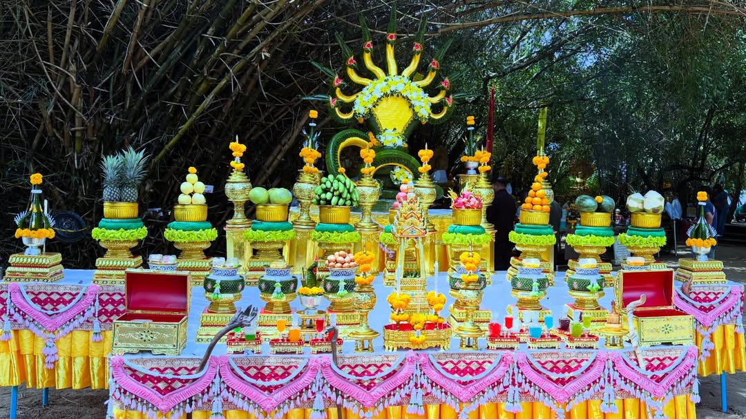 เขตต์ ฐานทัพ