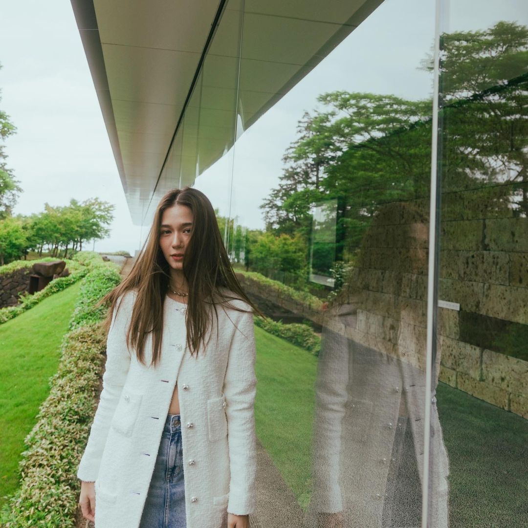 วี - วิโอเลต วอเทียร์