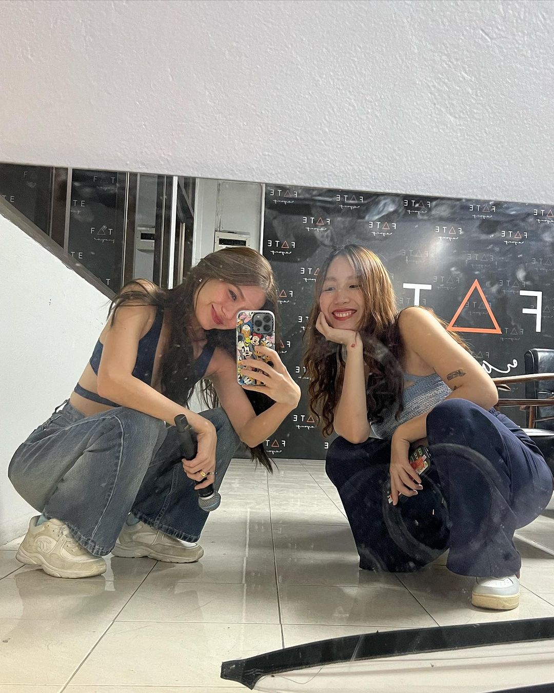 วี - วิโอเลต วอเทียร์