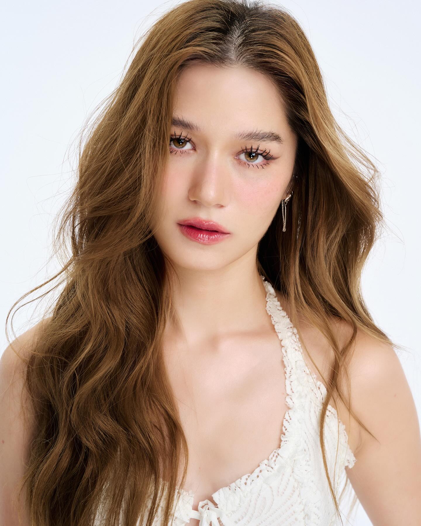 วี - วิโอเลต วอเทียร์