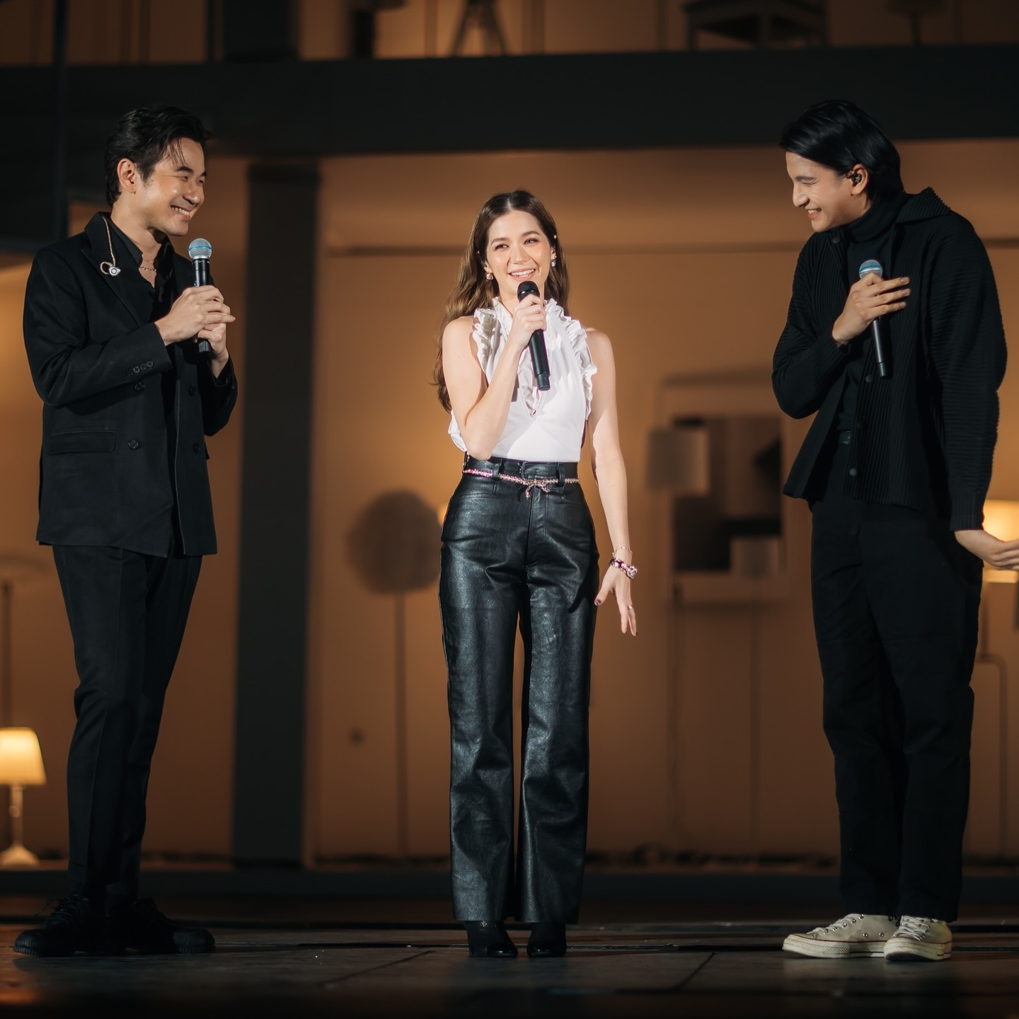 วี - วิโอเลต วอเทียร์
