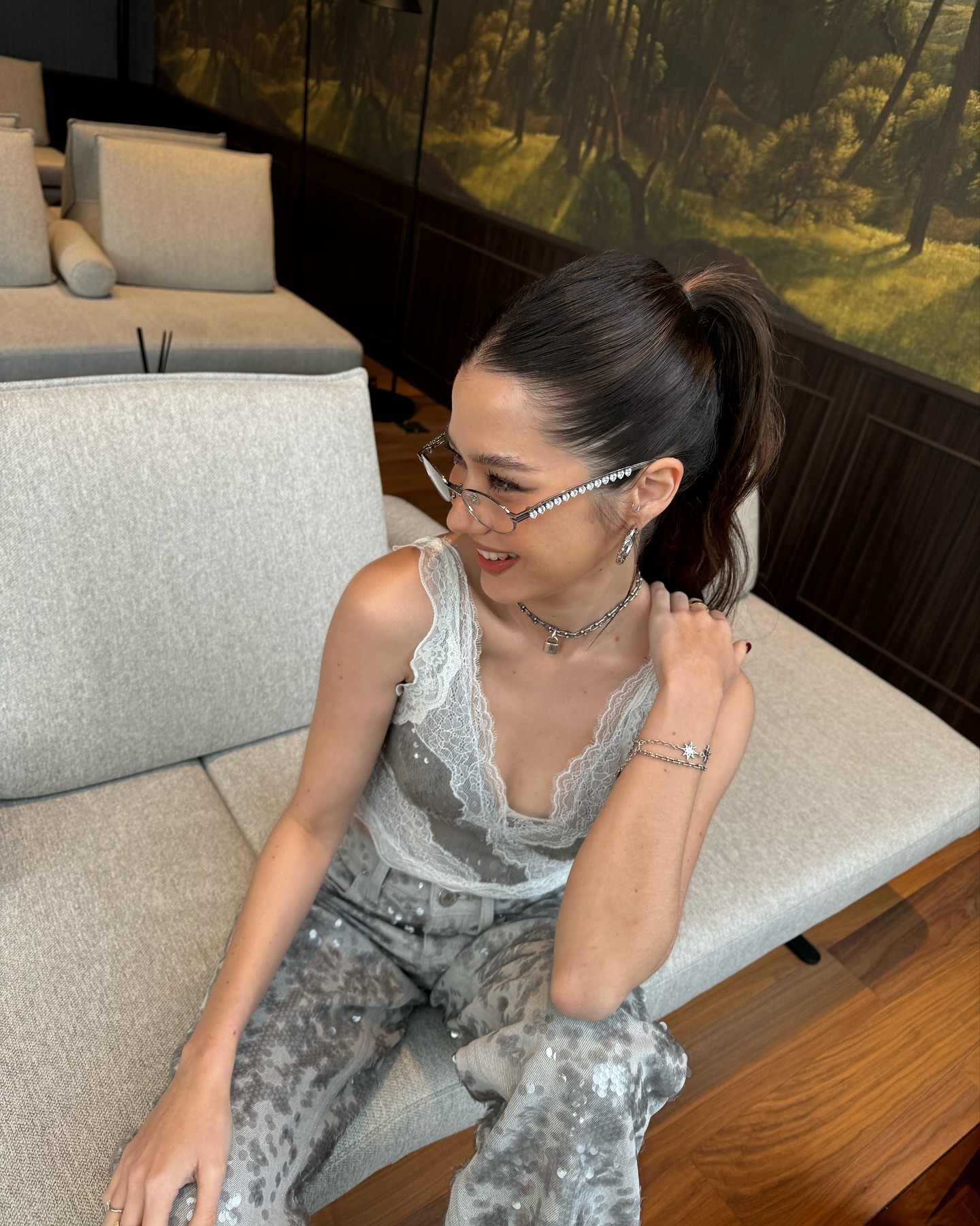 วี - วิโอเลต วอเทียร์