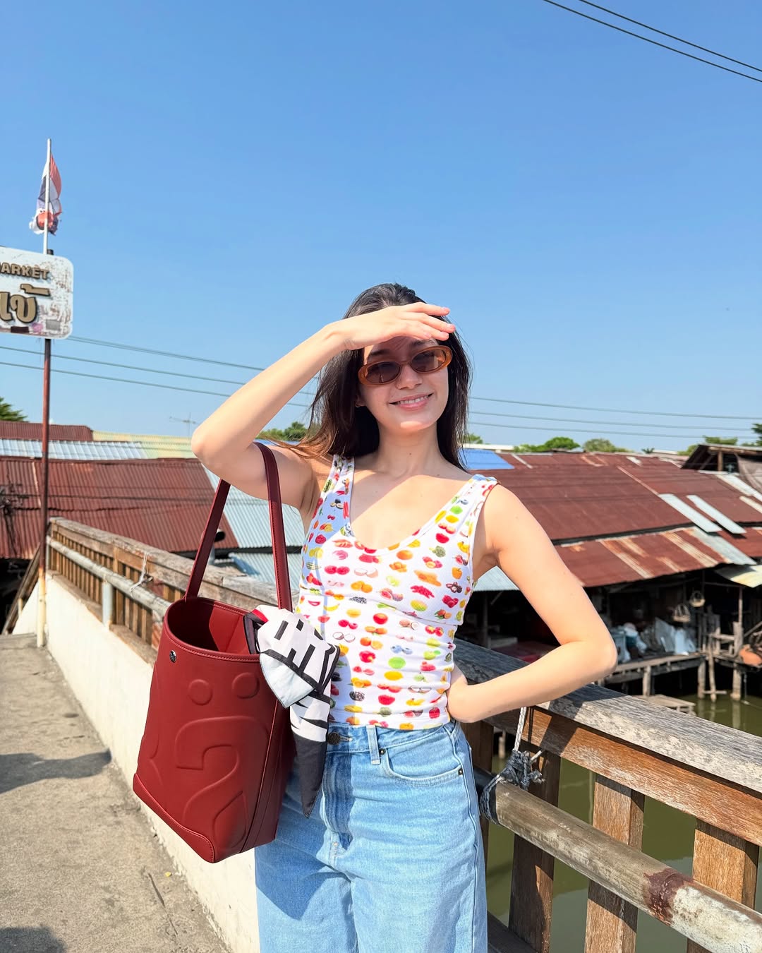 วี - วิโอเลต วอเทียร์