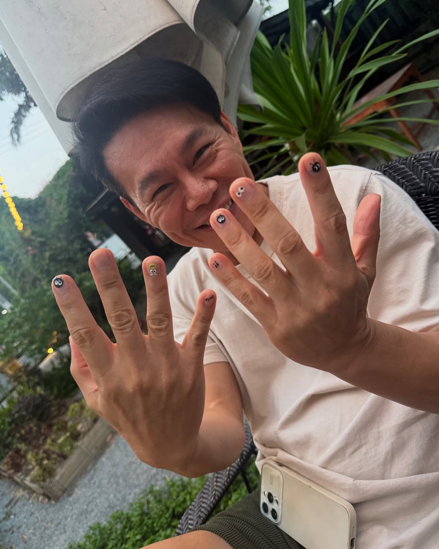 วี - วิโอเลต วอเทียร์