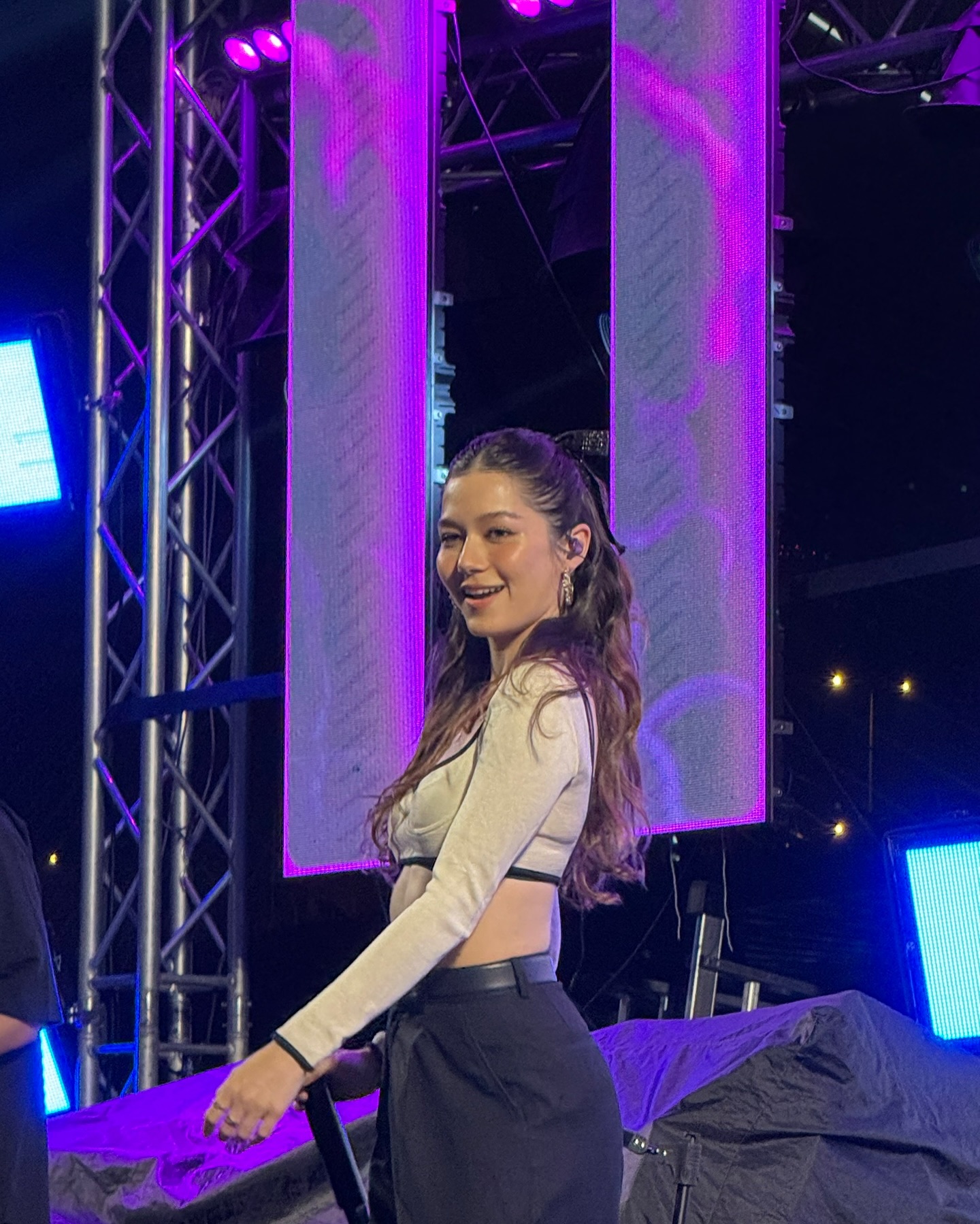 วี - วิโอเลต วอเทียร์