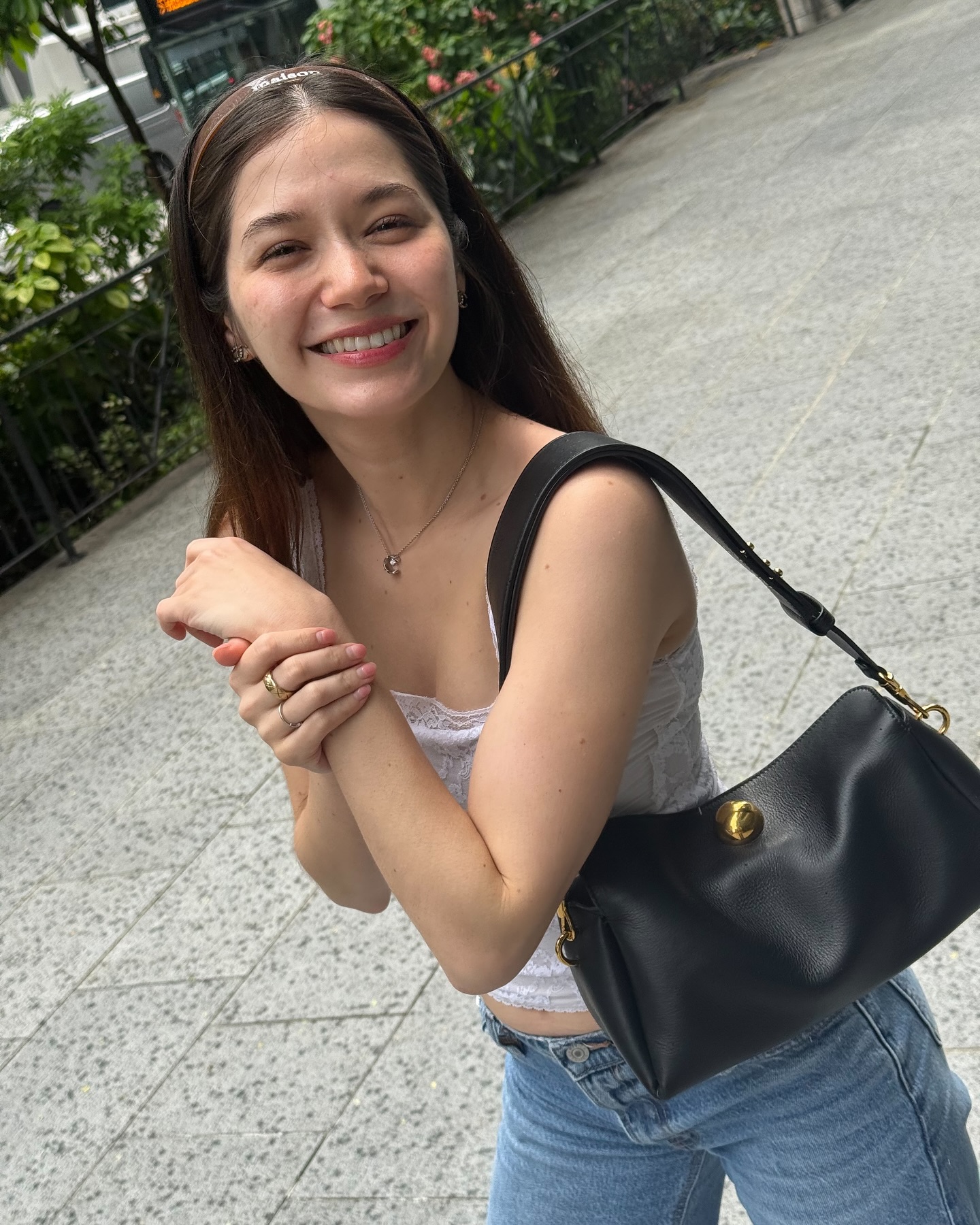 วี - วิโอเลต วอเทียร์