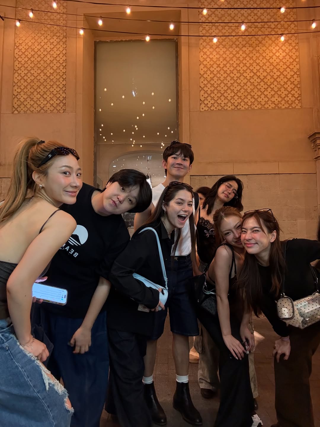 วี - วิโอเลต วอเทียร์