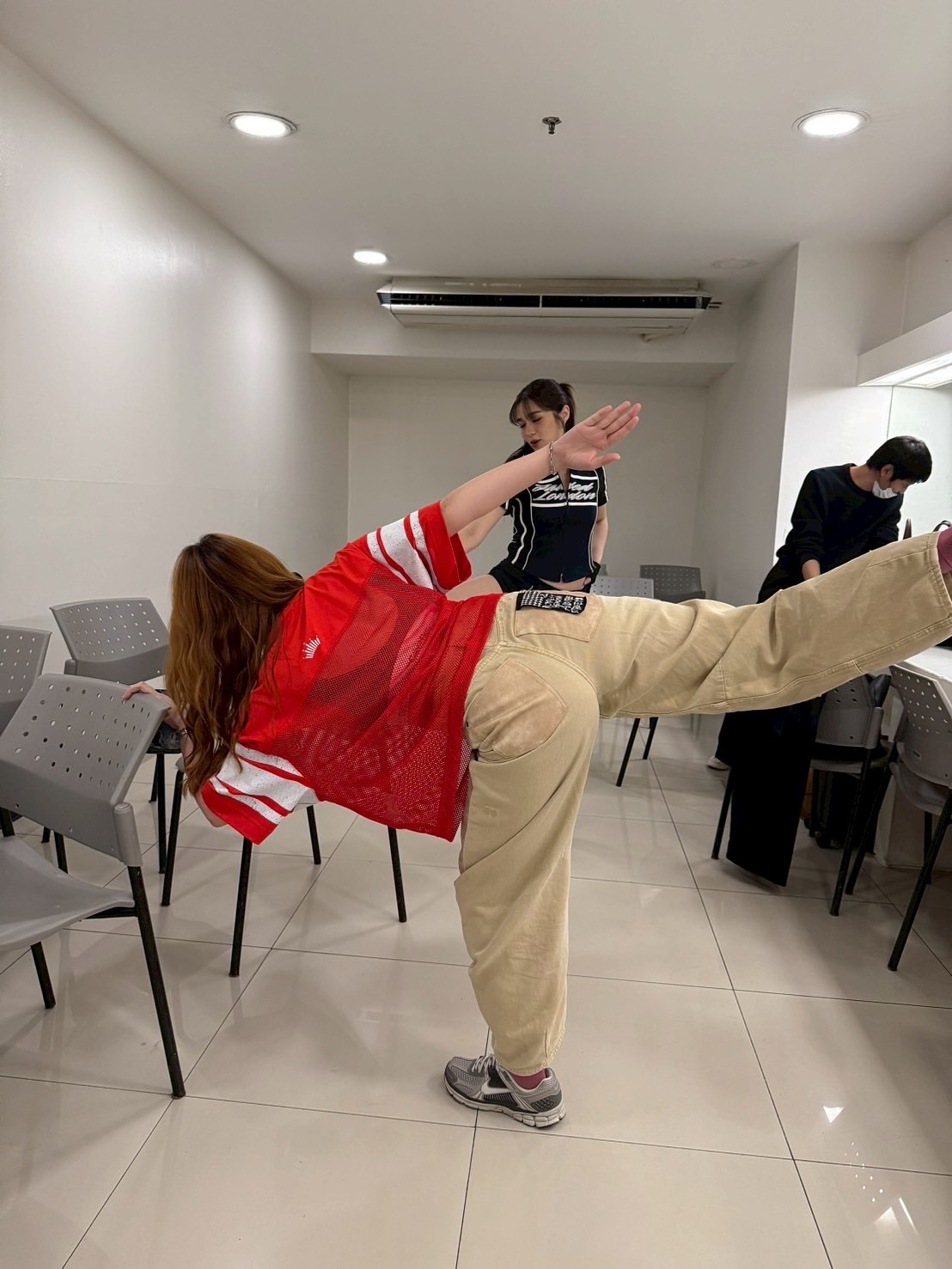 วี - วิโอเลต วอเทียร์