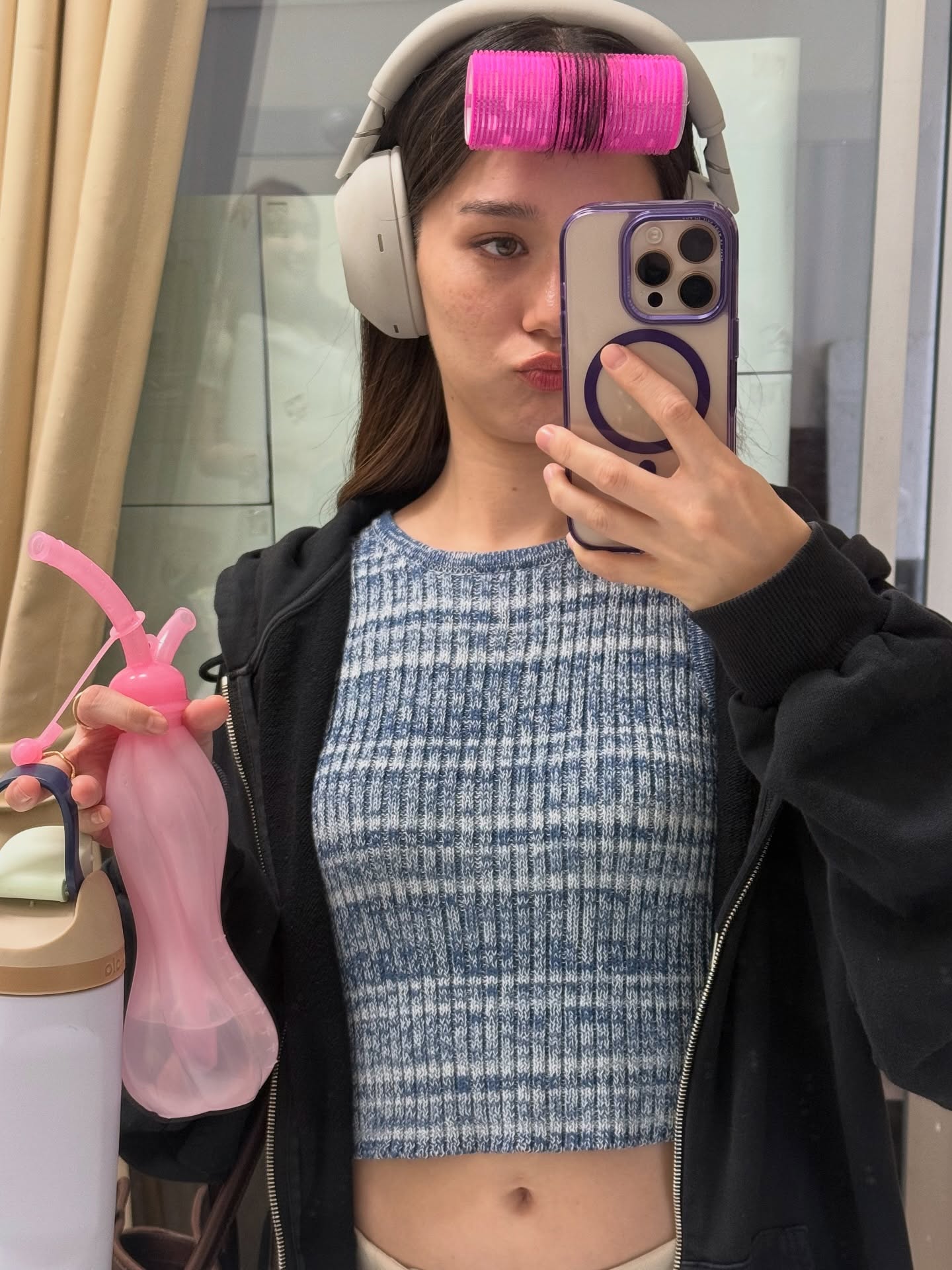 วี - วิโอเลต วอเทียร์