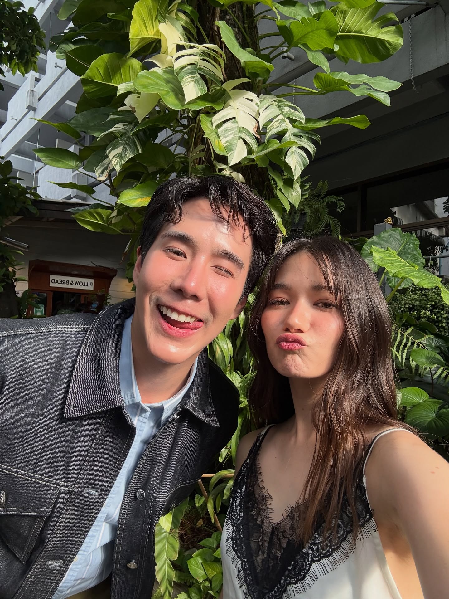 วี - วิโอเลต วอเทียร์