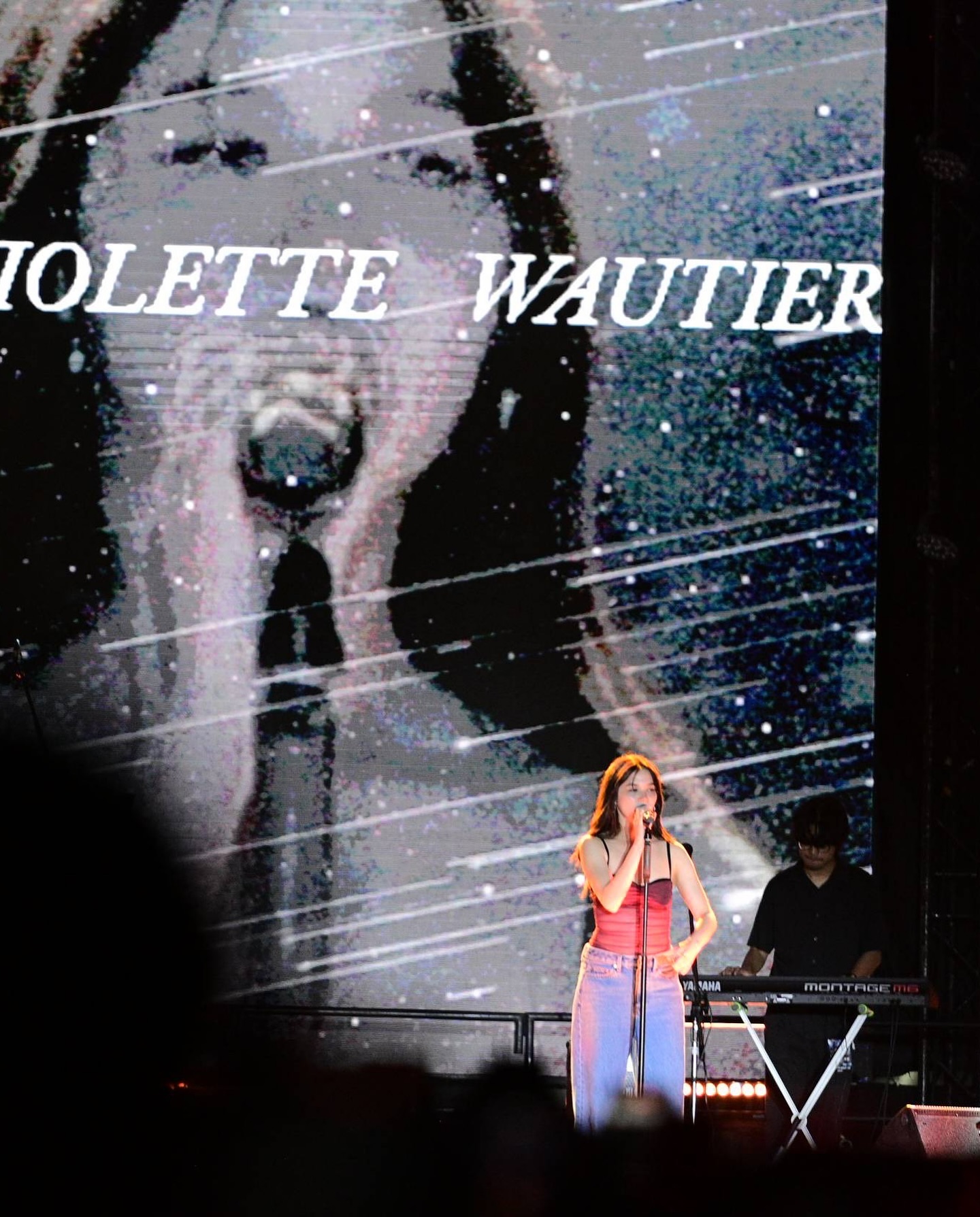 วี - วิโอเลต วอเทียร์