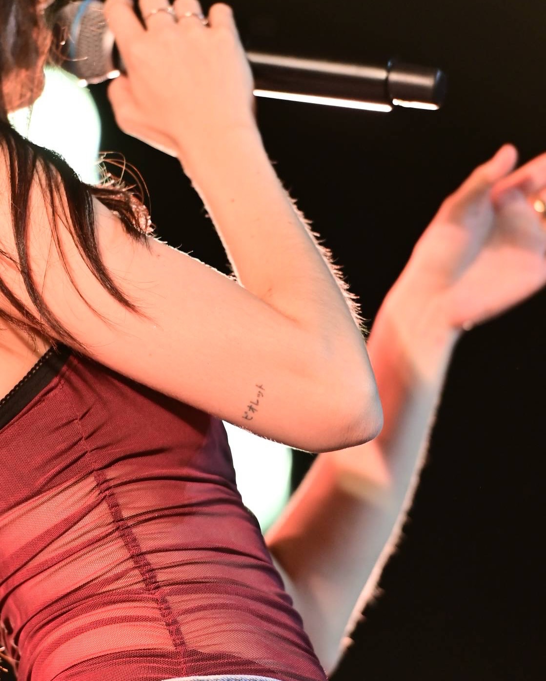 วี - วิโอเลต วอเทียร์