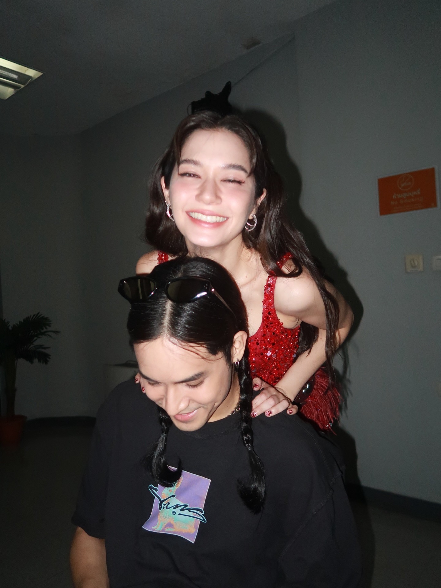 วี - วิโอเลต วอเทียร์