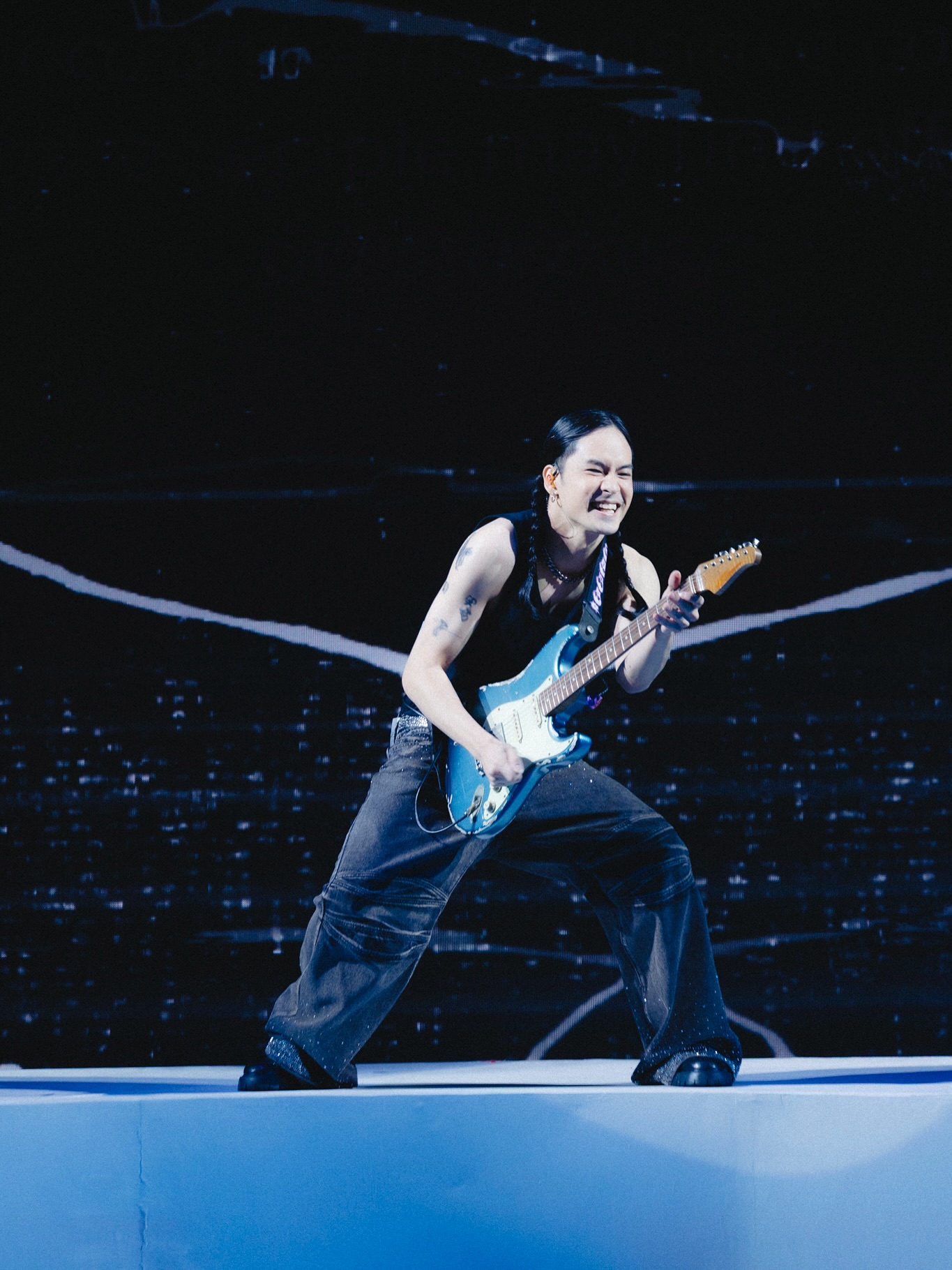 วี - วิโอเลต วอเทียร์