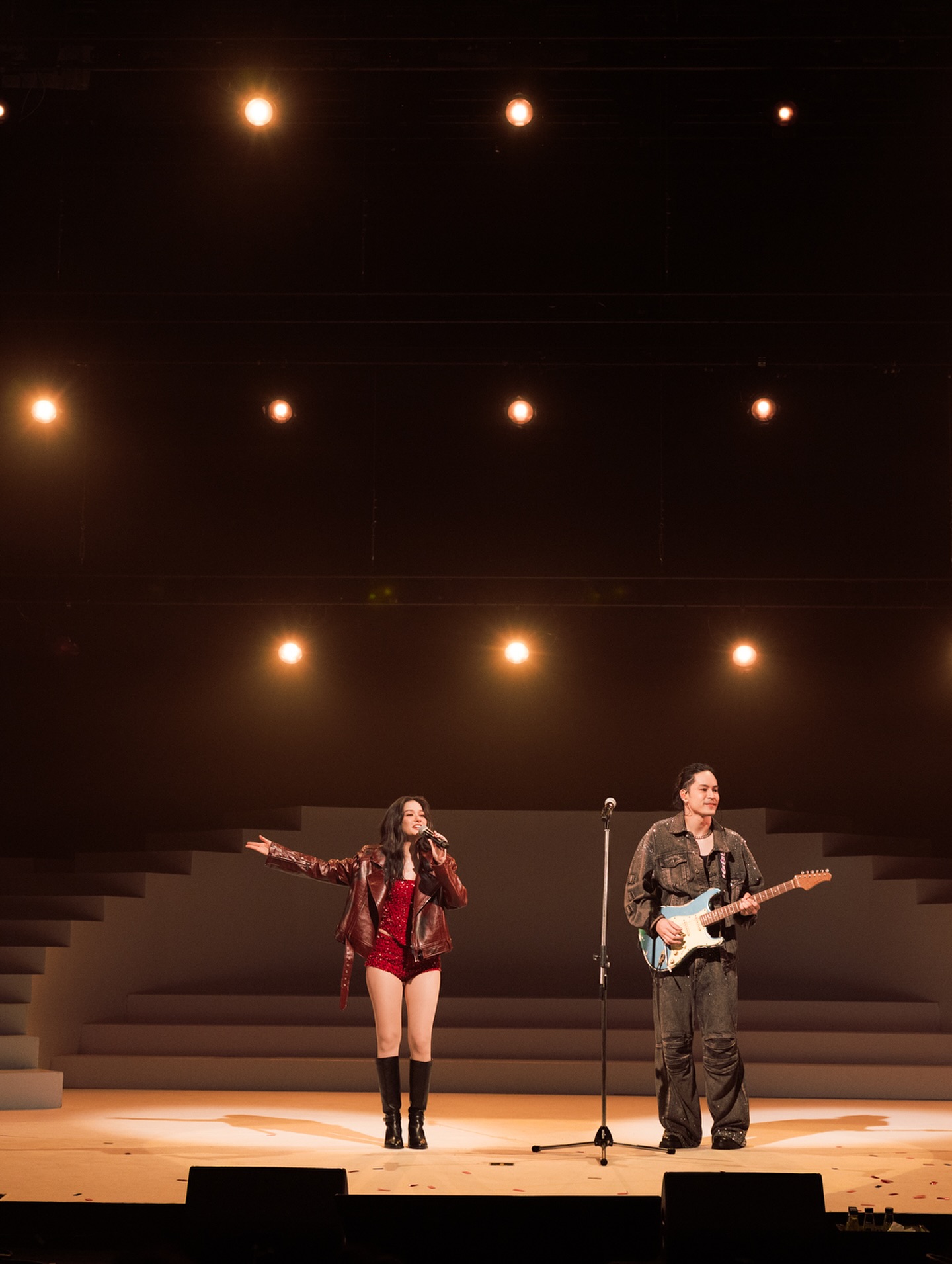 วี - วิโอเลต วอเทียร์