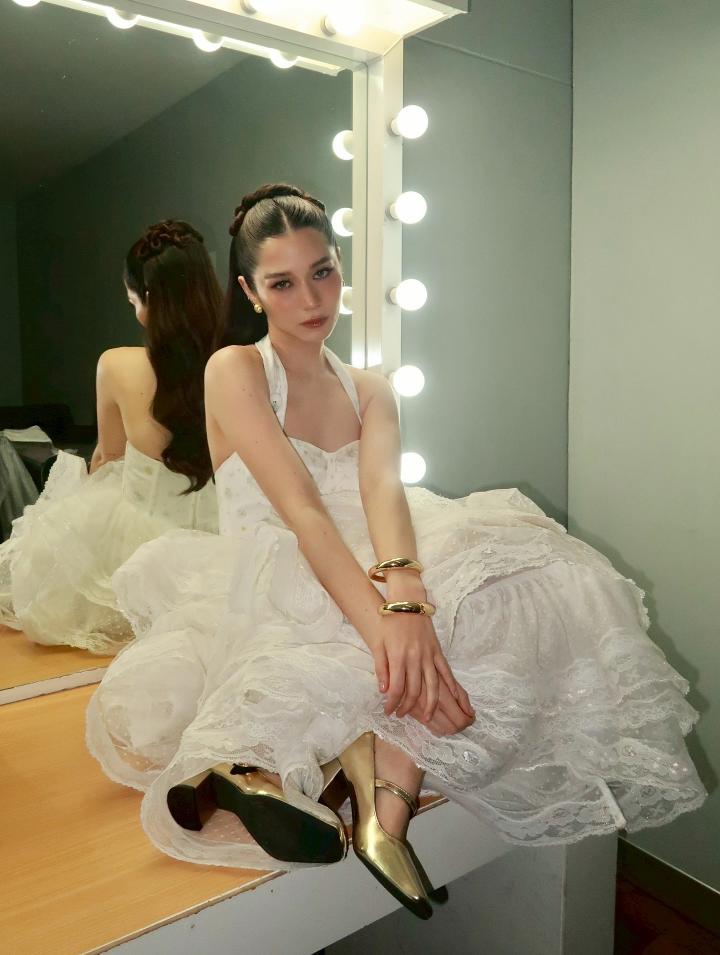 วี - วิโอเลต วอเทียร์