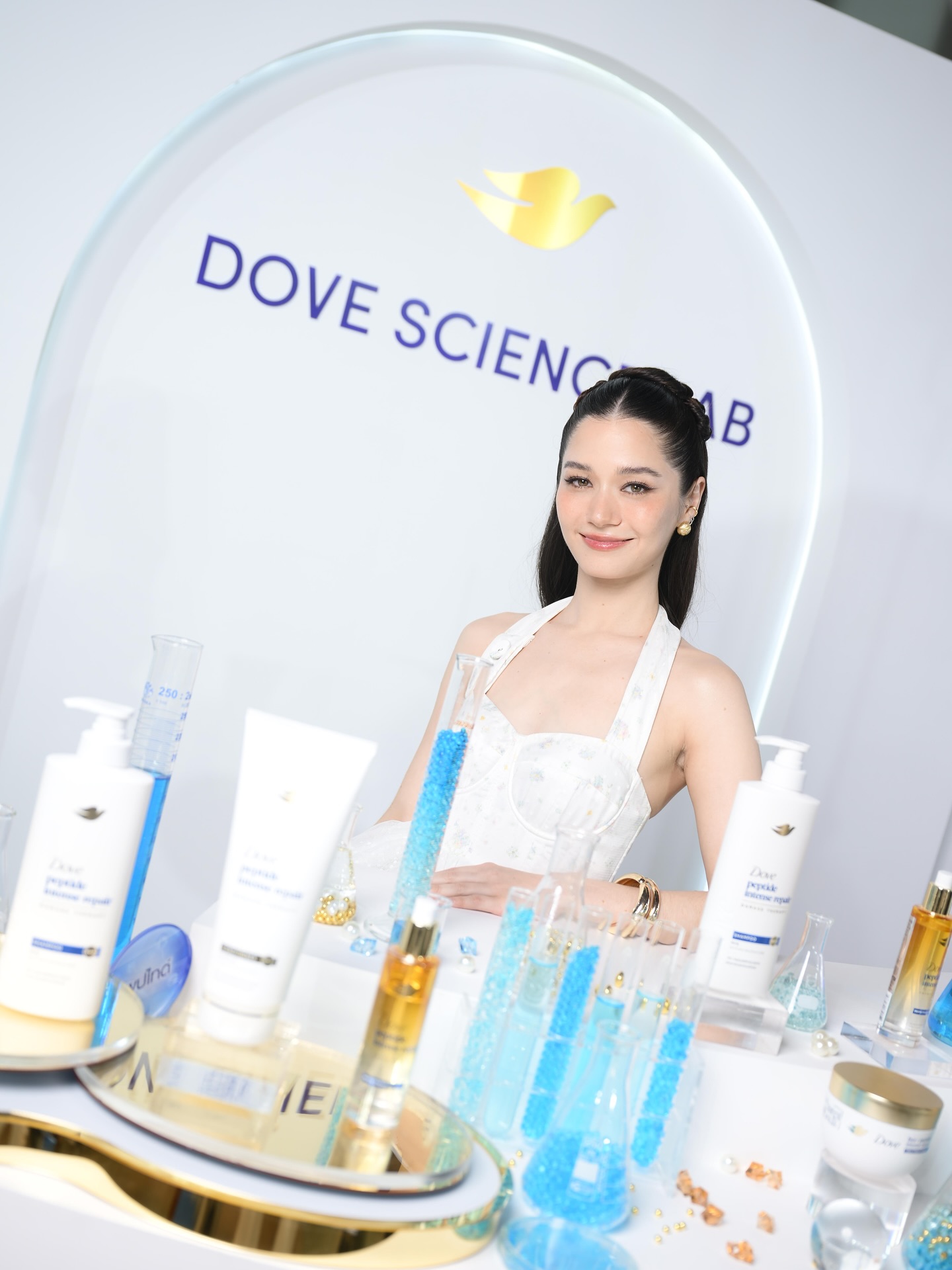 วี - วิโอเลต วอเทียร์