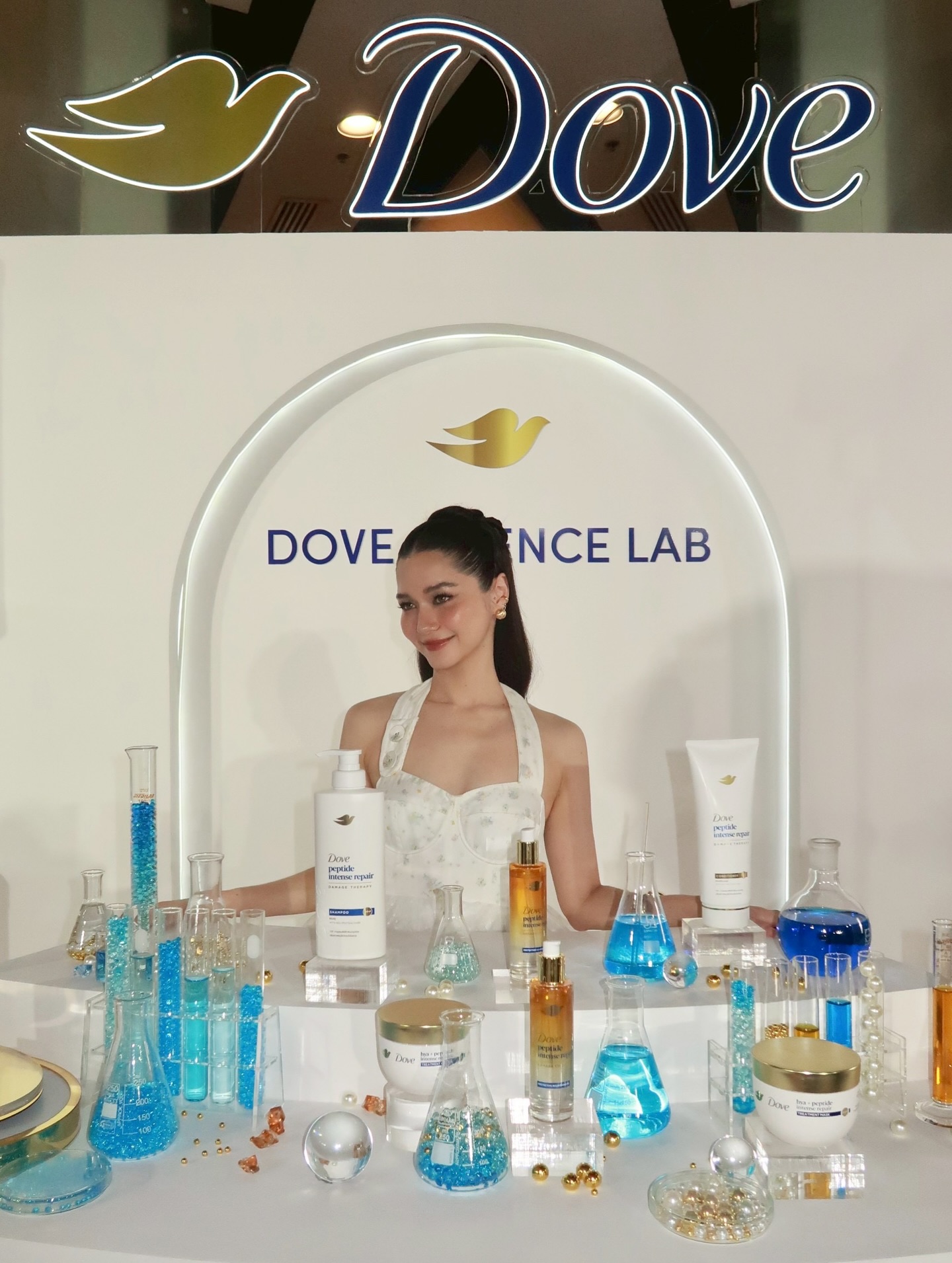 วี - วิโอเลต วอเทียร์