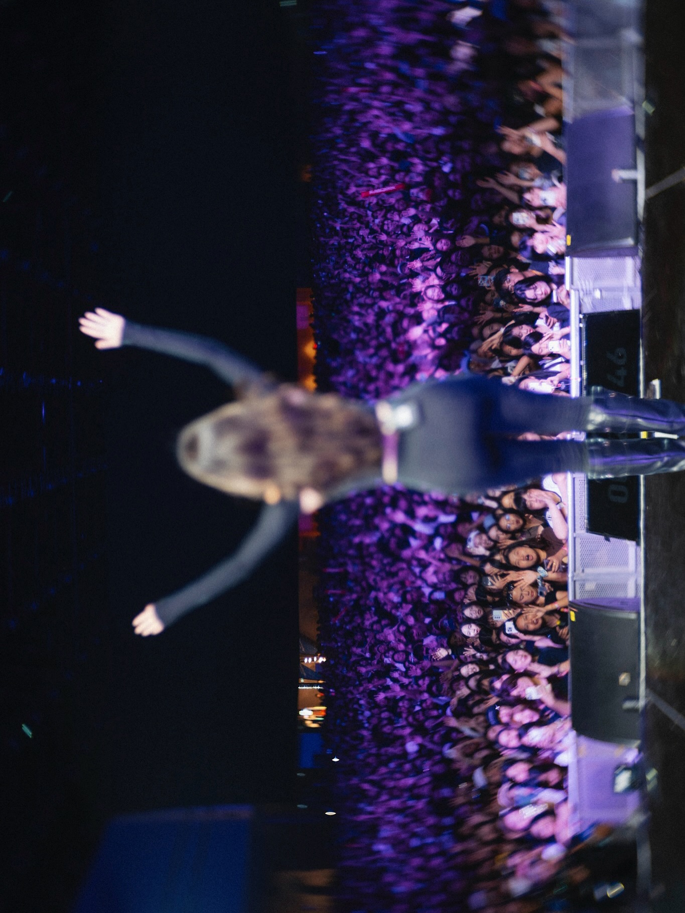 วี - วิโอเลต วอเทียร์