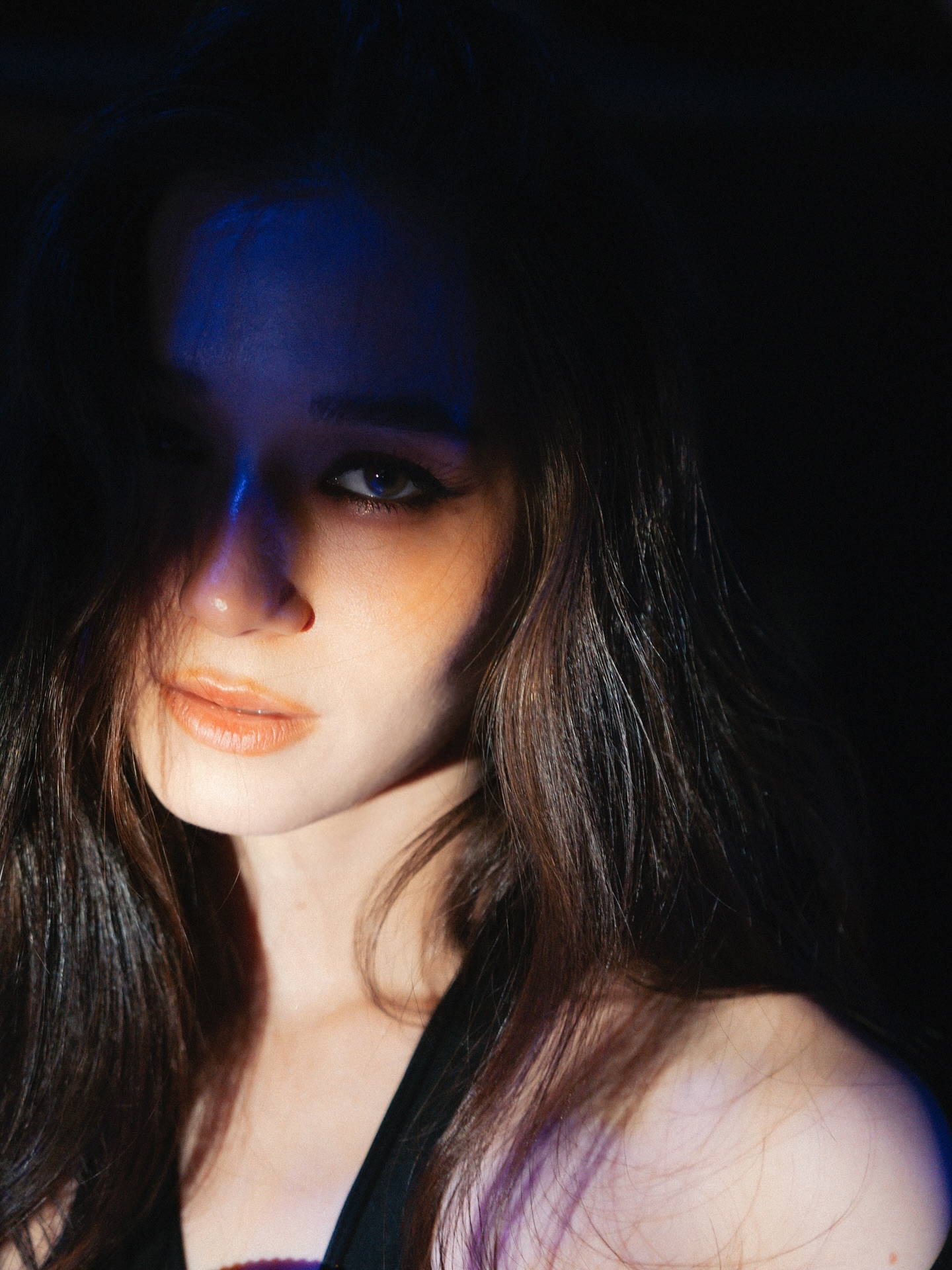 วี - วิโอเลต วอเทียร์