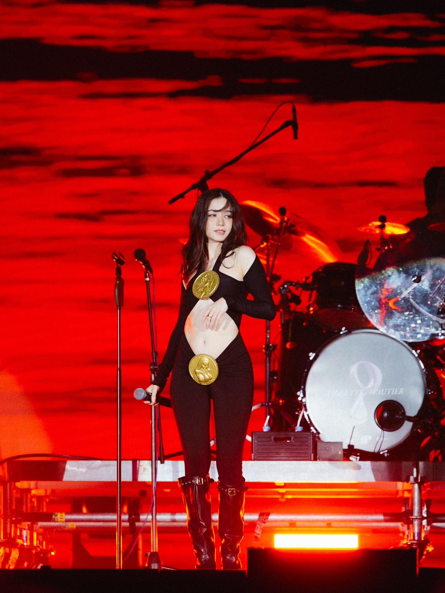 วี - วิโอเลต วอเทียร์