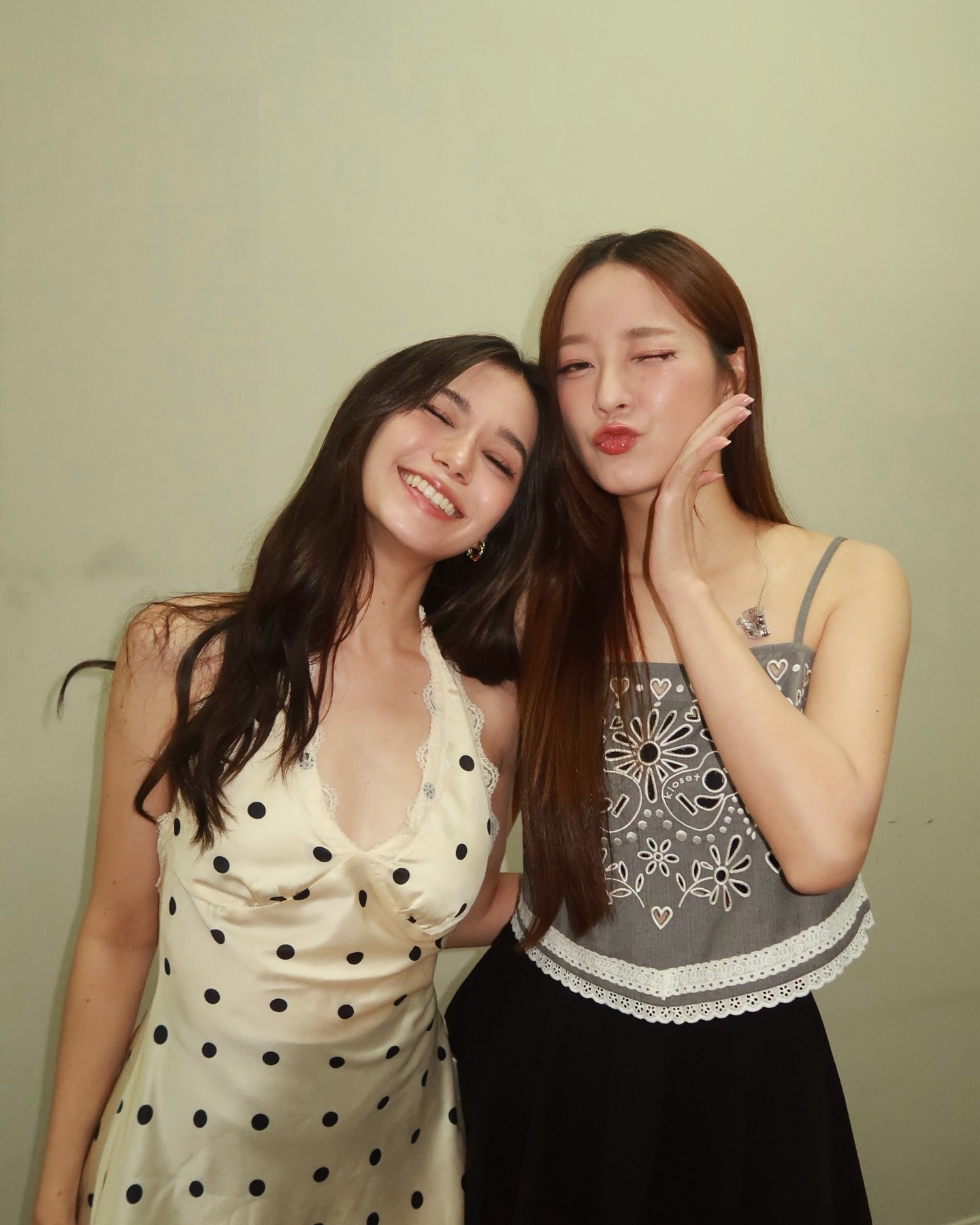 วี - วิโอเลต วอเทียร์