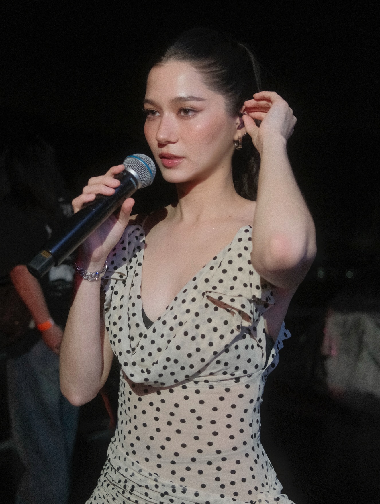 วี - วิโอเลต วอเทียร์