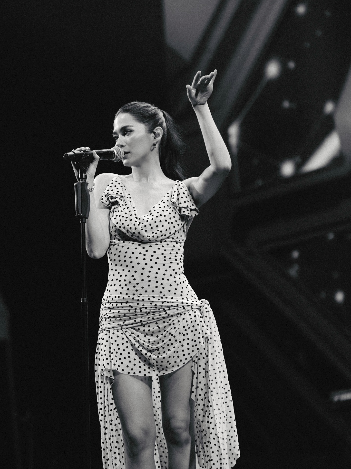 วี - วิโอเลต วอเทียร์