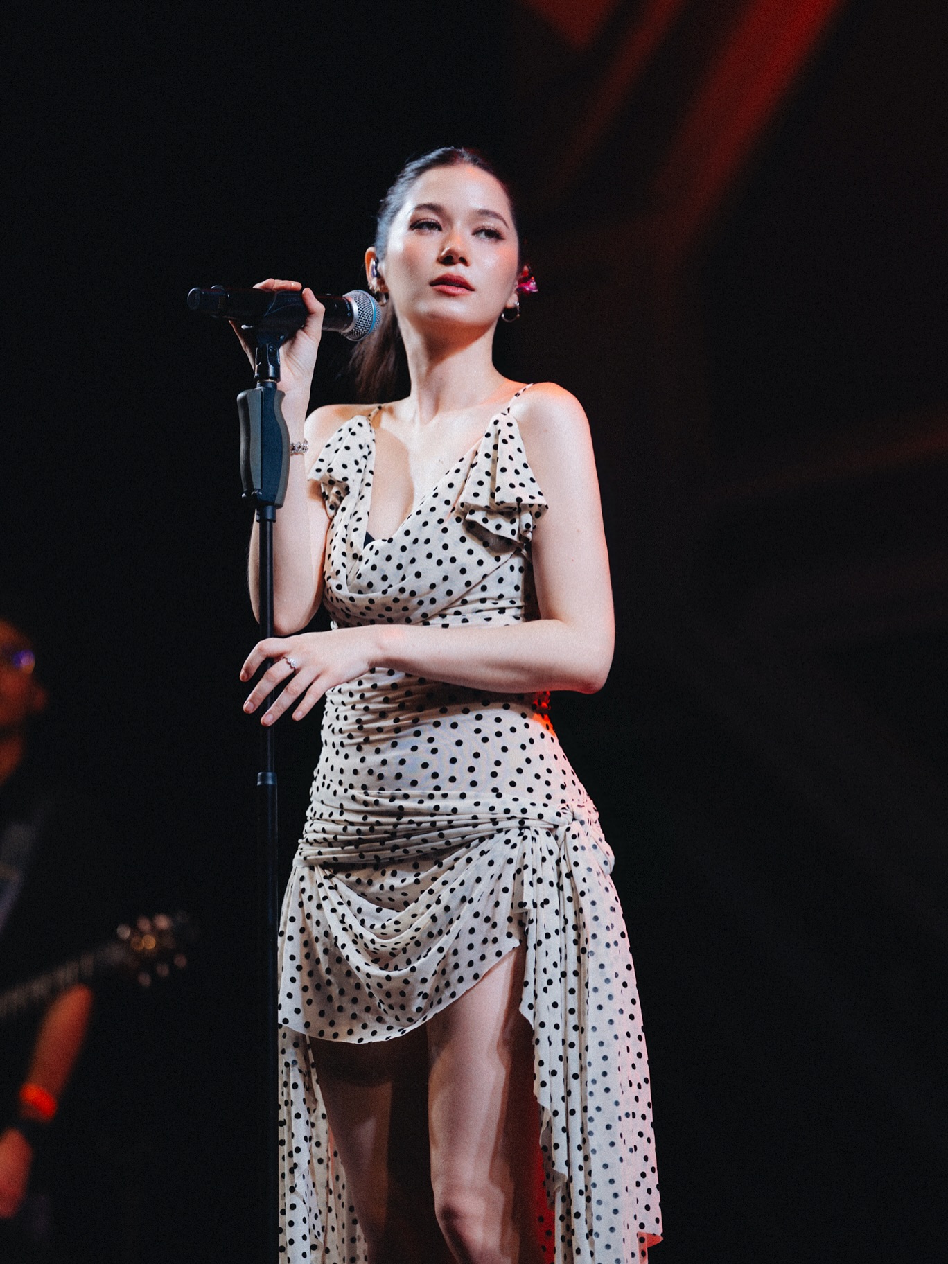 วี - วิโอเลต วอเทียร์