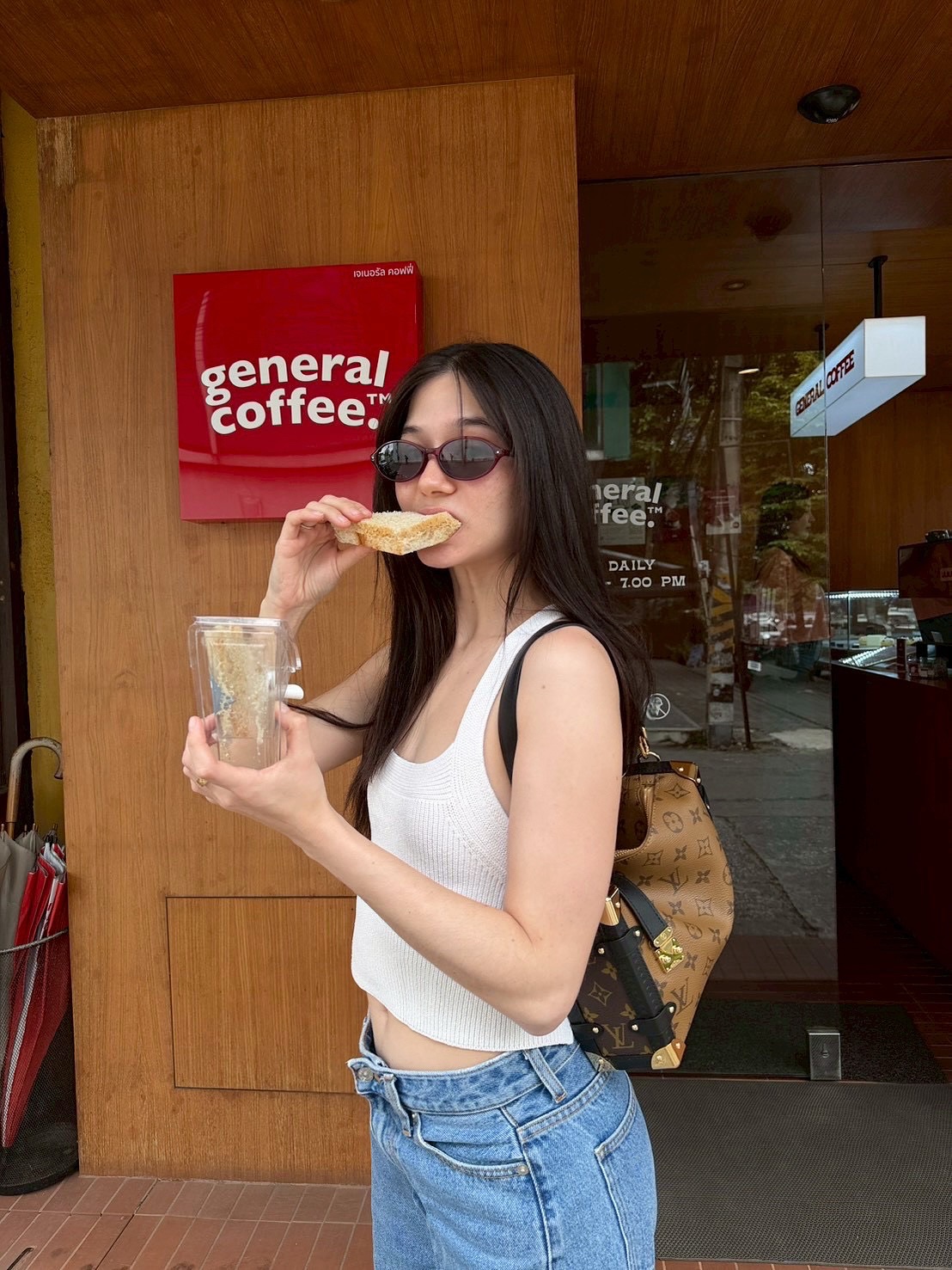 วี - วิโอเลต วอเทียร์