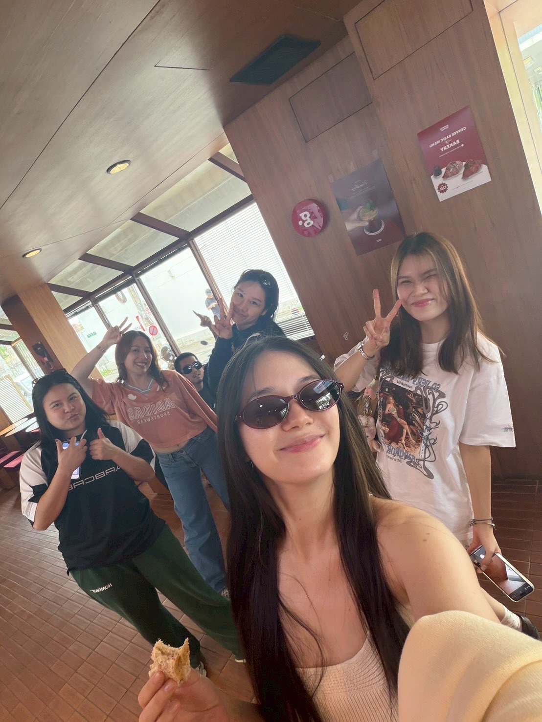 วี - วิโอเลต วอเทียร์