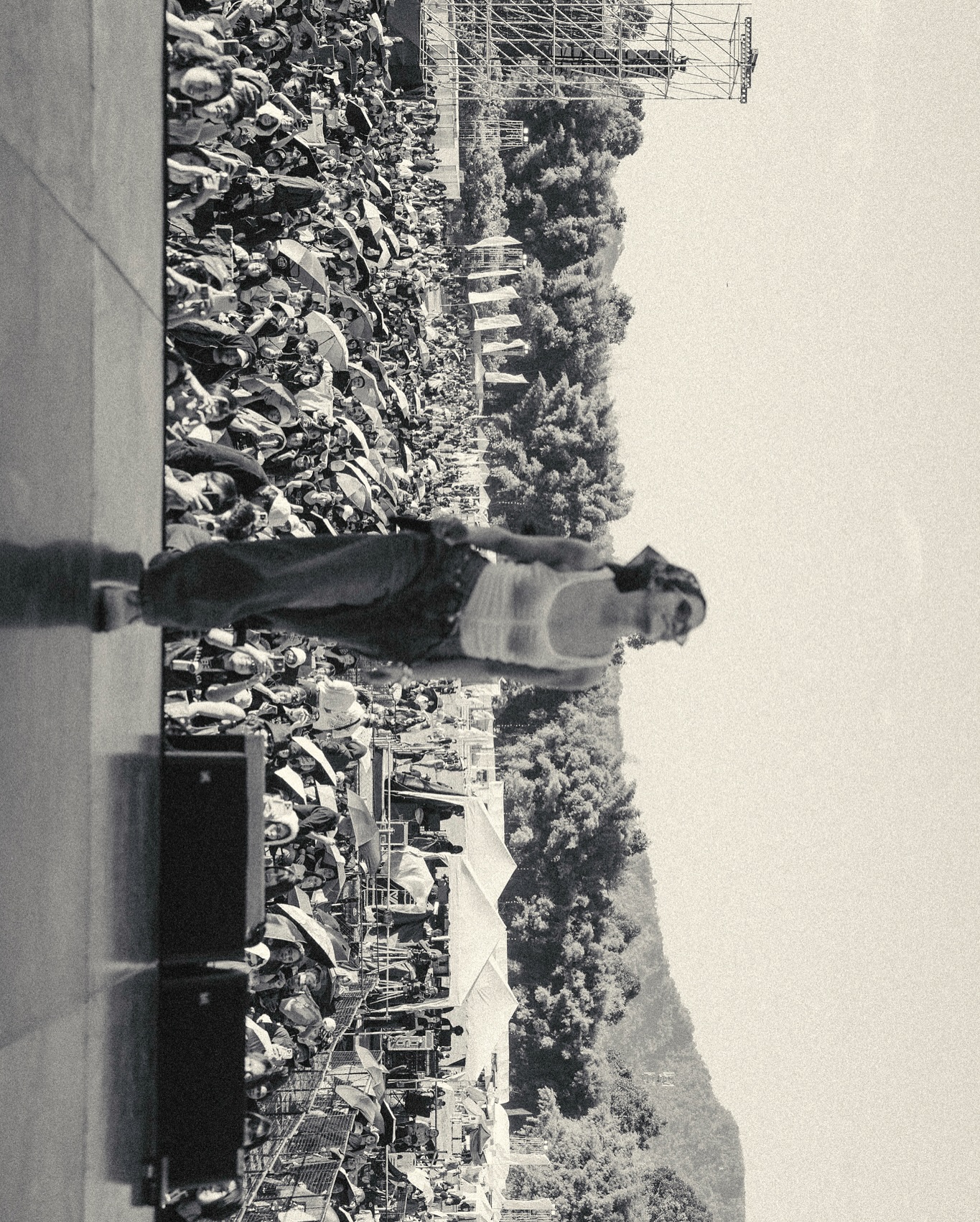 วี - วิโอเลต วอเทียร์