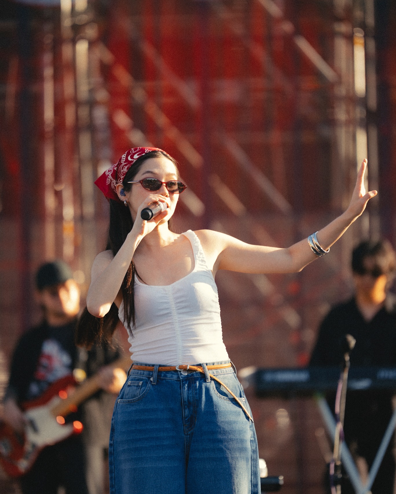 วี - วิโอเลต วอเทียร์