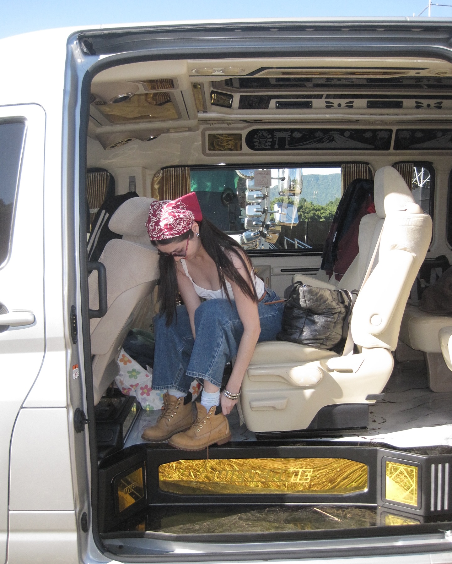 วี - วิโอเลต วอเทียร์