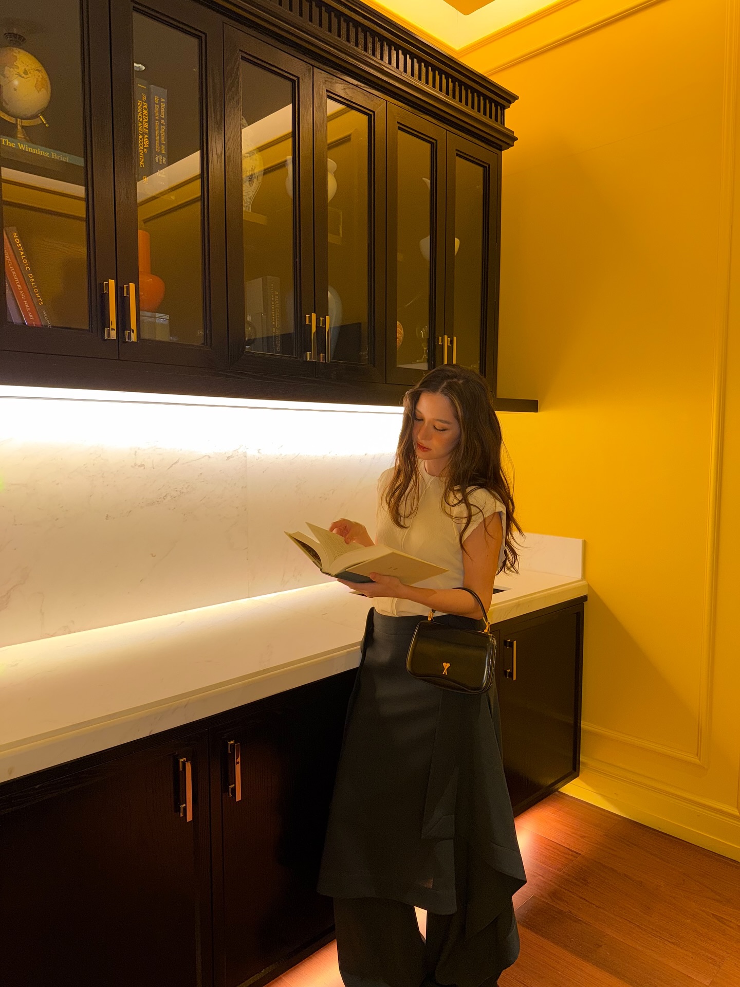 วี - วิโอเลต วอเทียร์