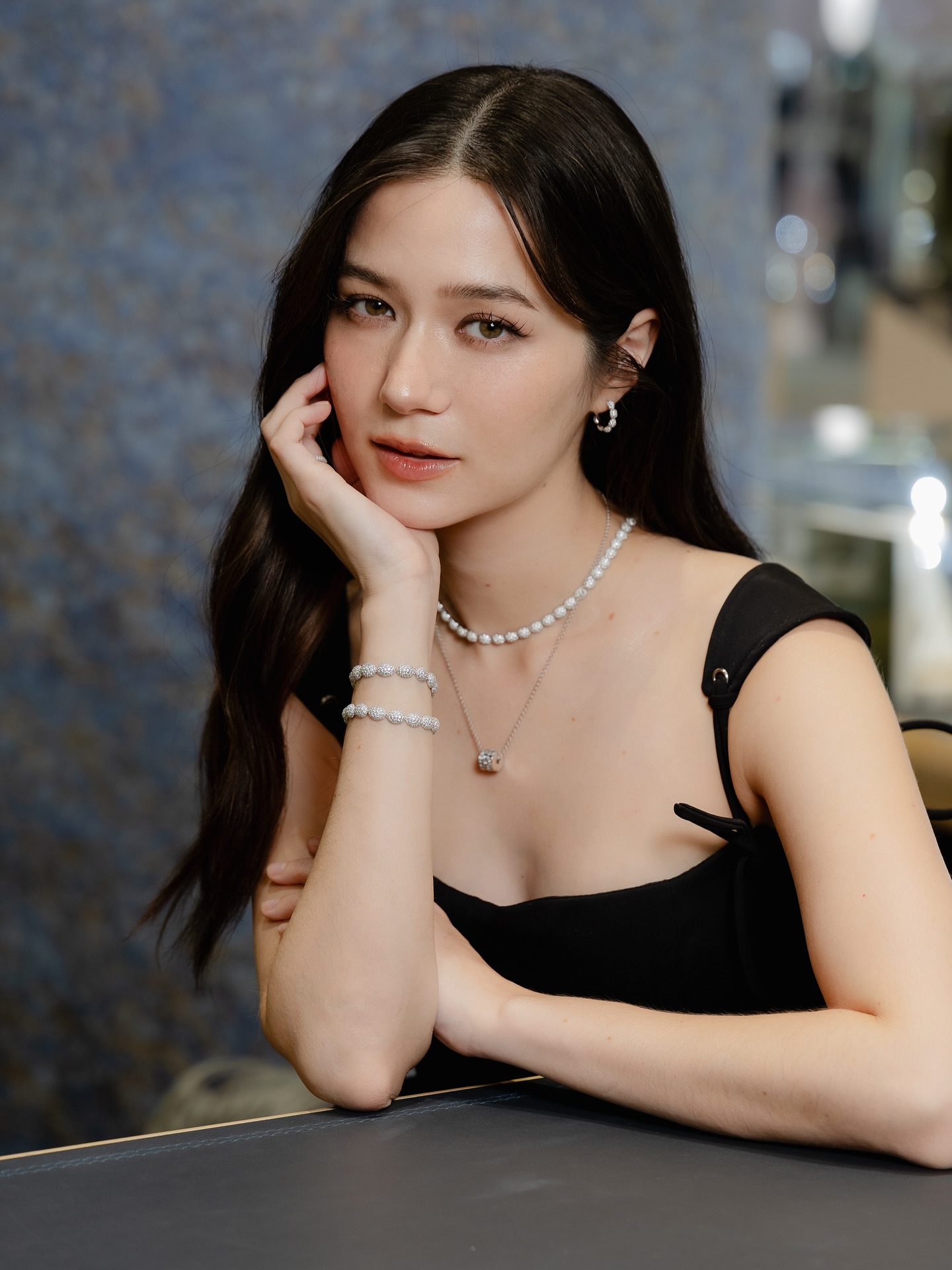 วี - วิโอเลต วอเทียร์