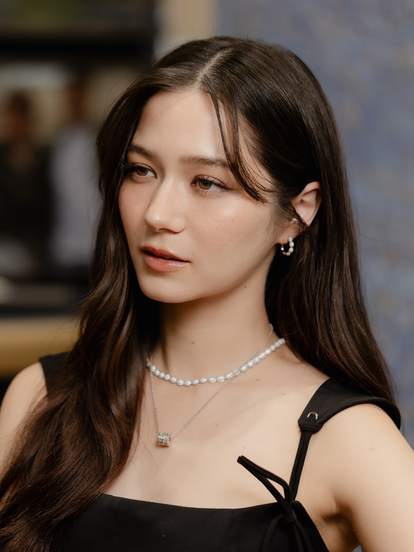 วี - วิโอเลต วอเทียร์