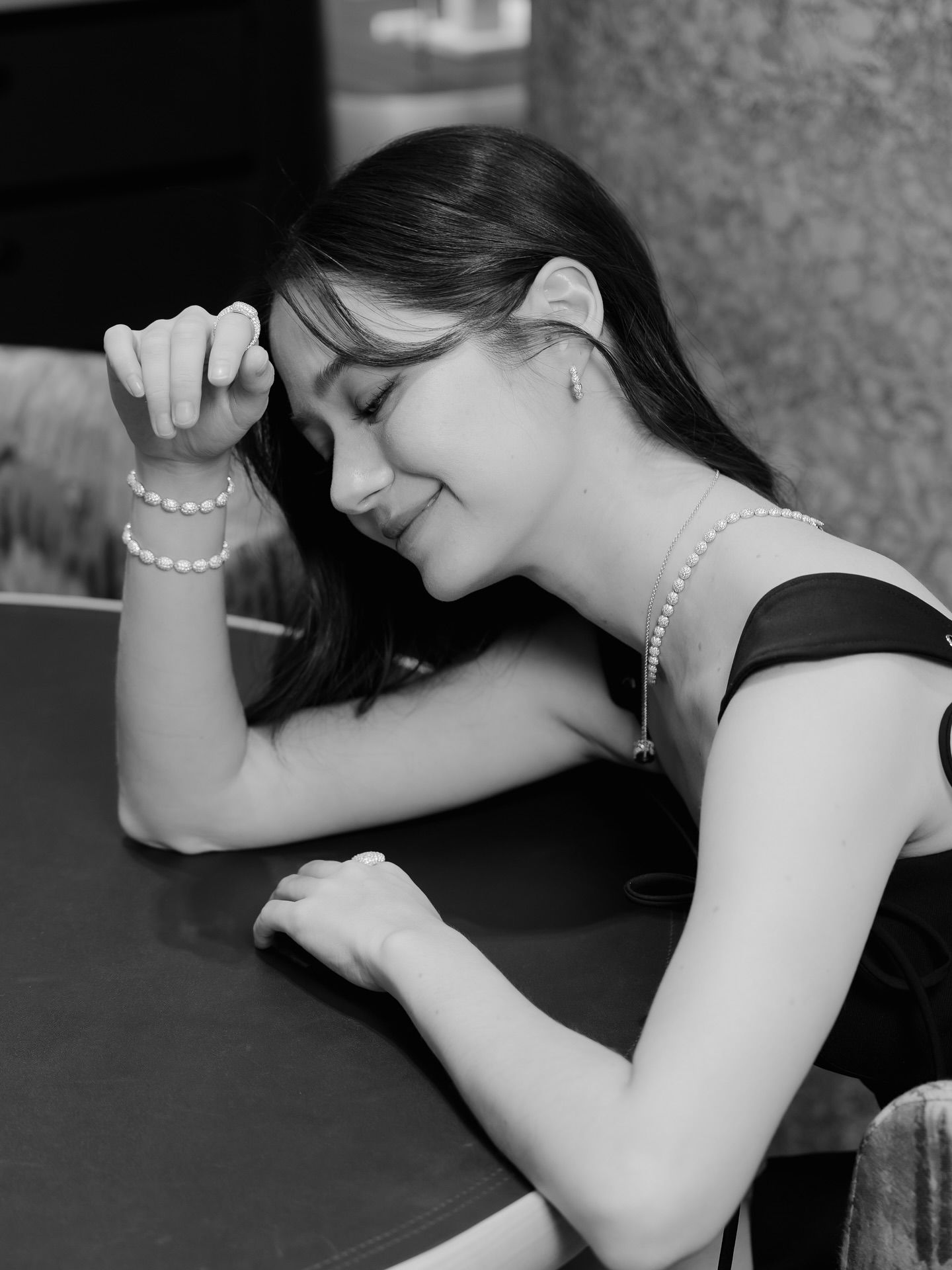 วี - วิโอเลต วอเทียร์