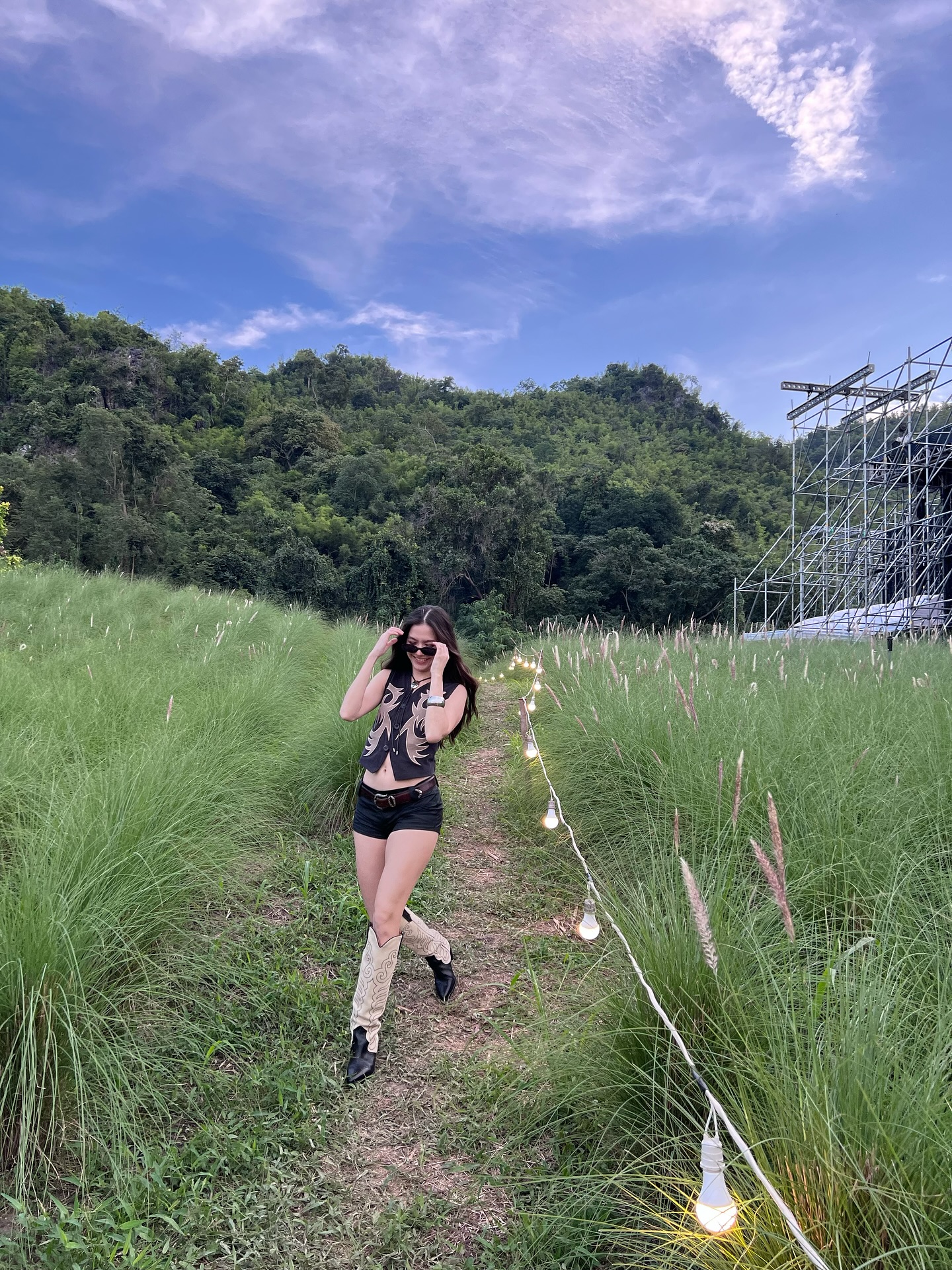 วี - วิโอเลต วอเทียร์