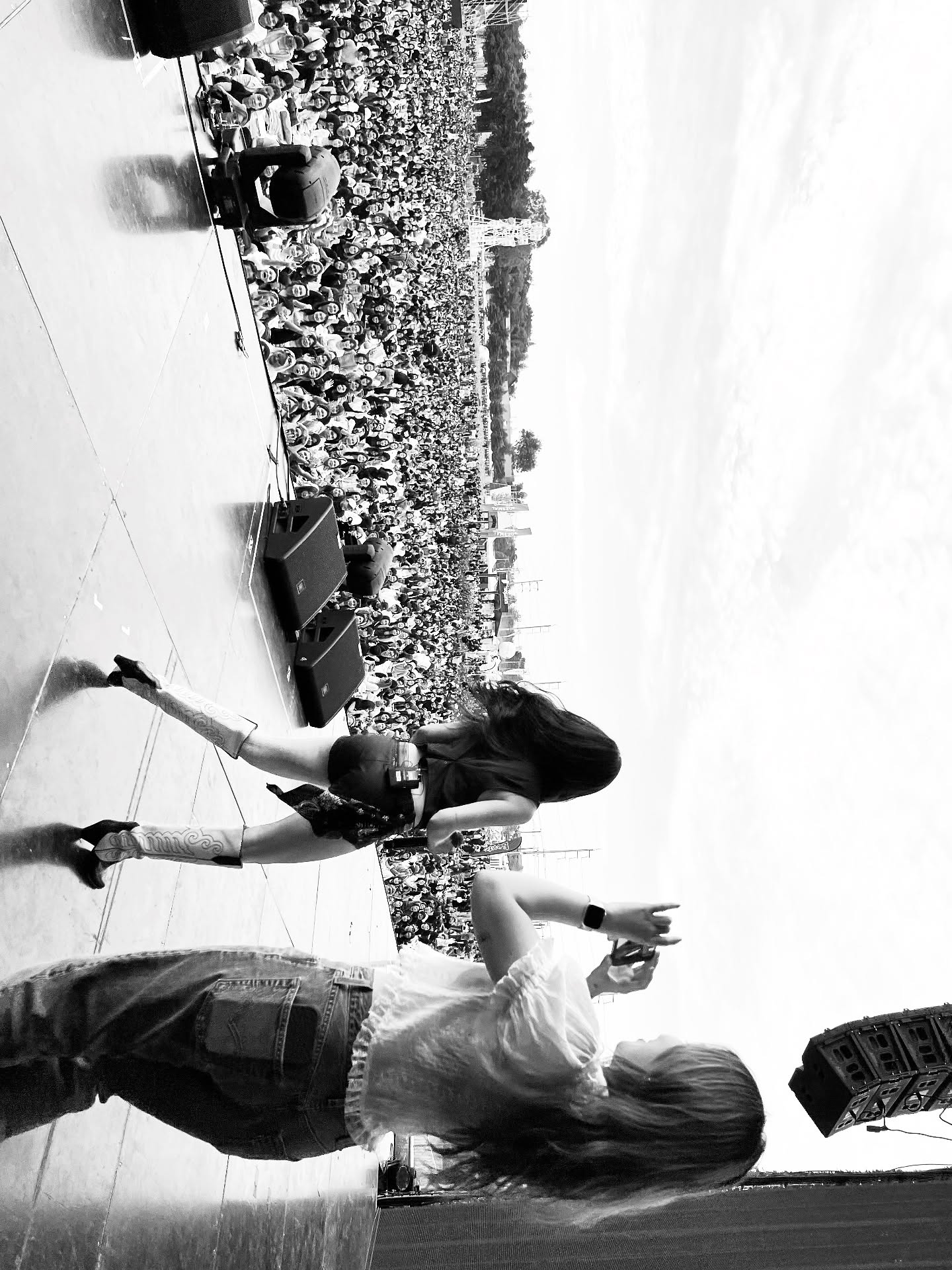 วี - วิโอเลต วอเทียร์